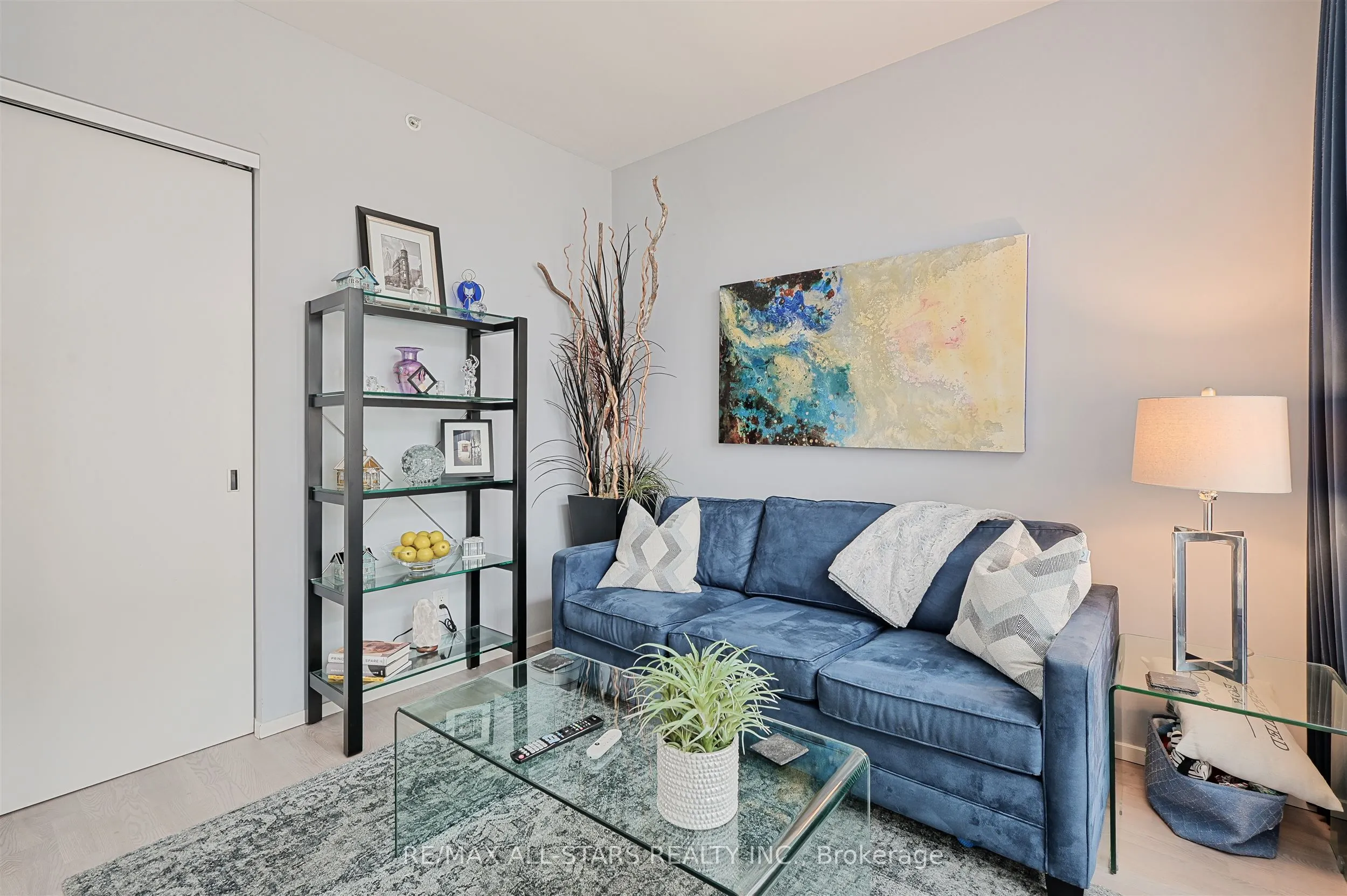 101 Charles Street E, #803