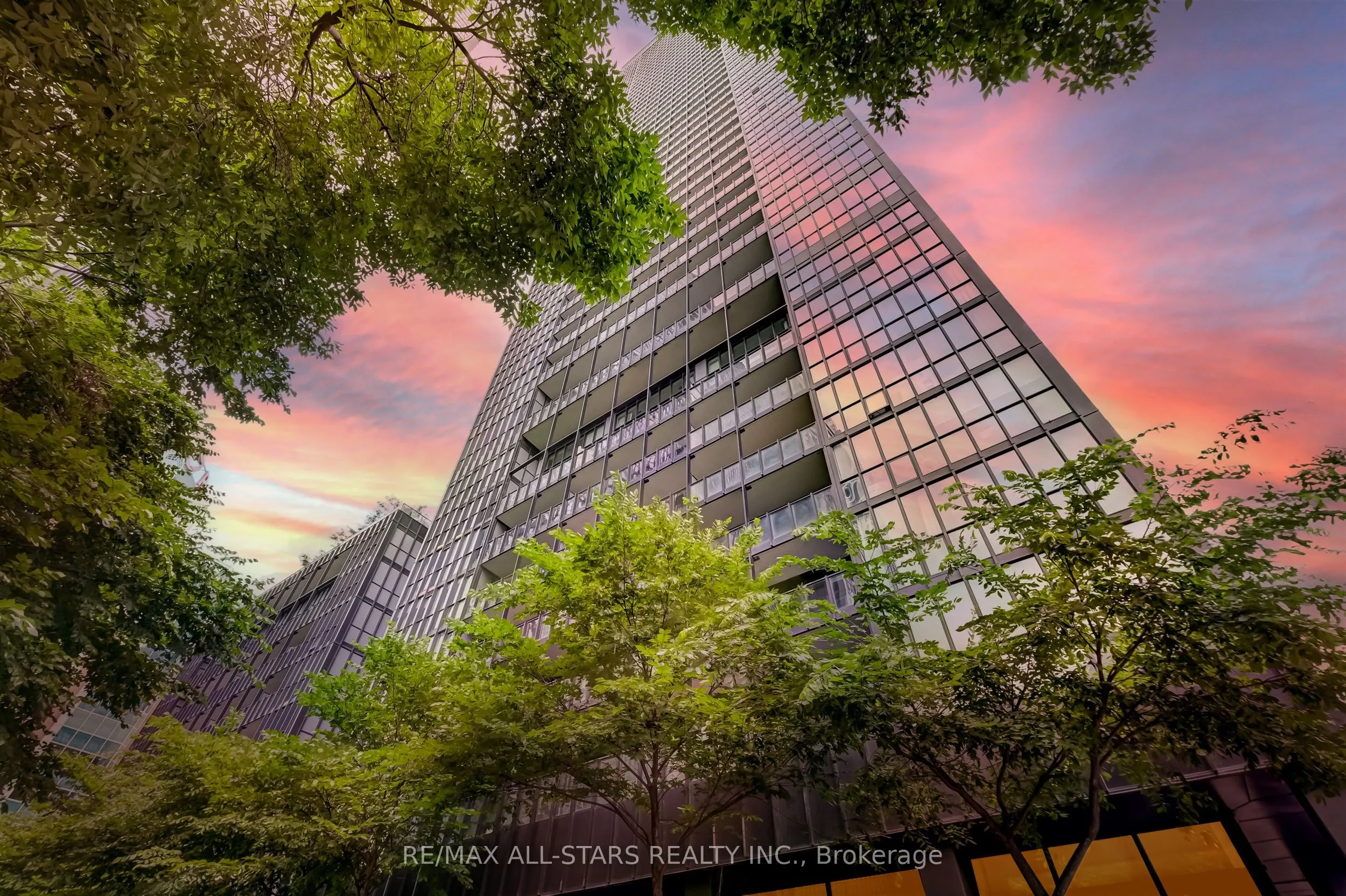 101 Charles Street E, #803