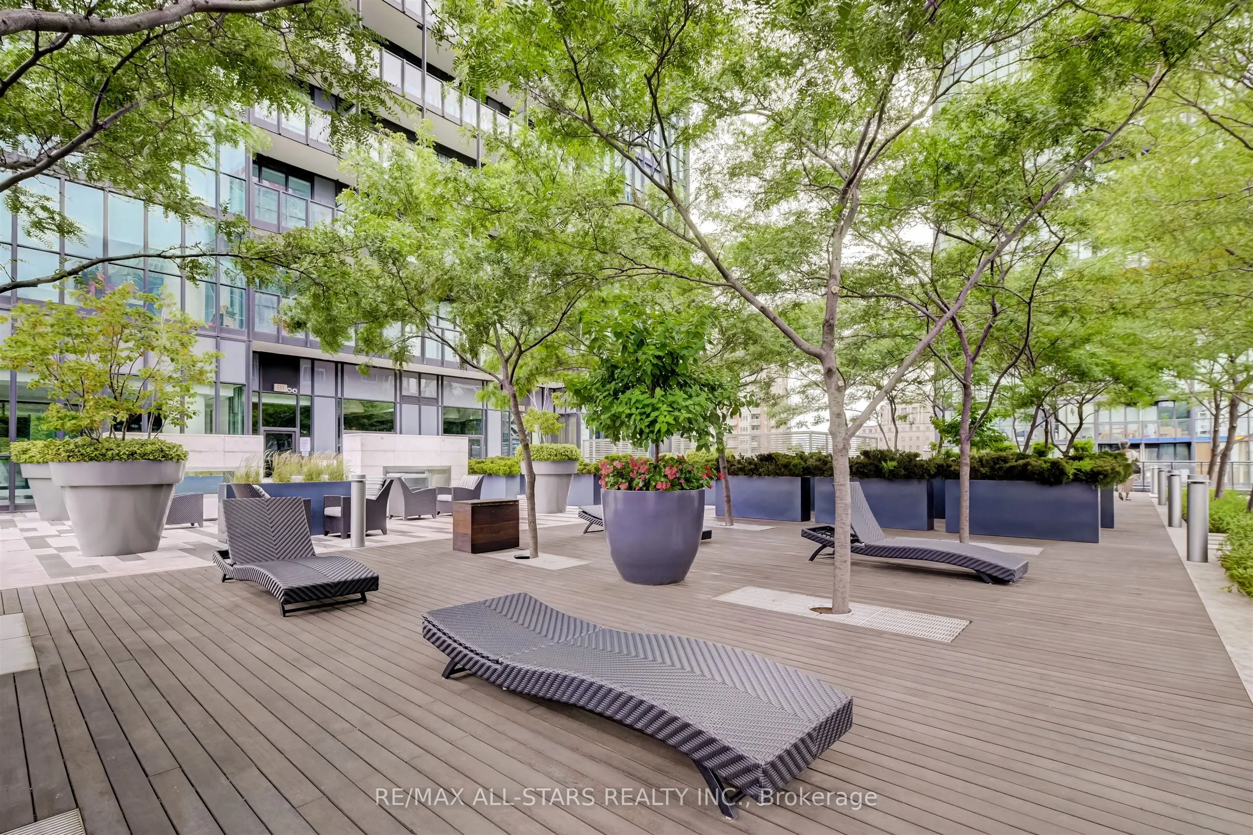 101 Charles Street E, #803