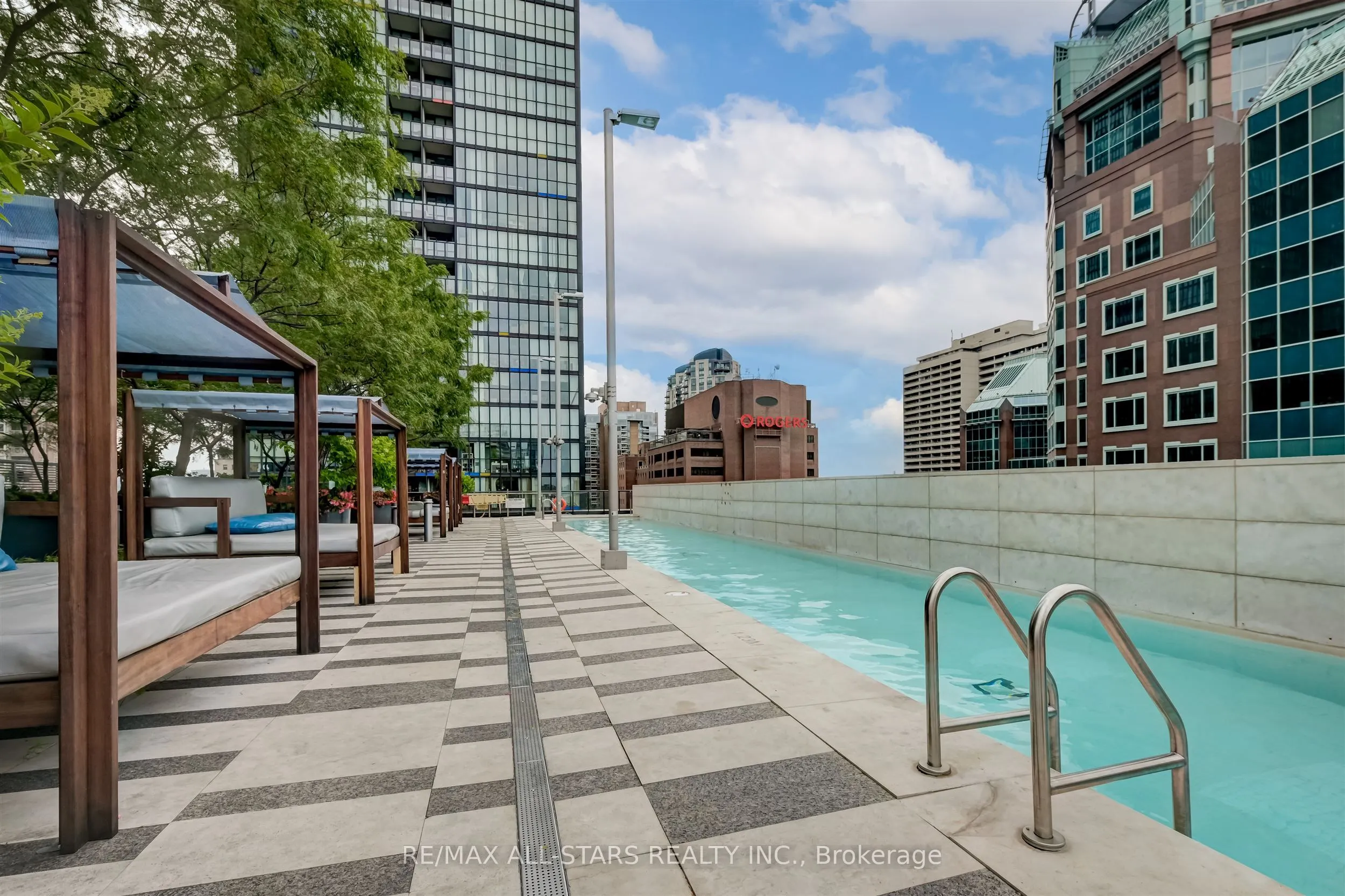 101 Charles Street E, #803