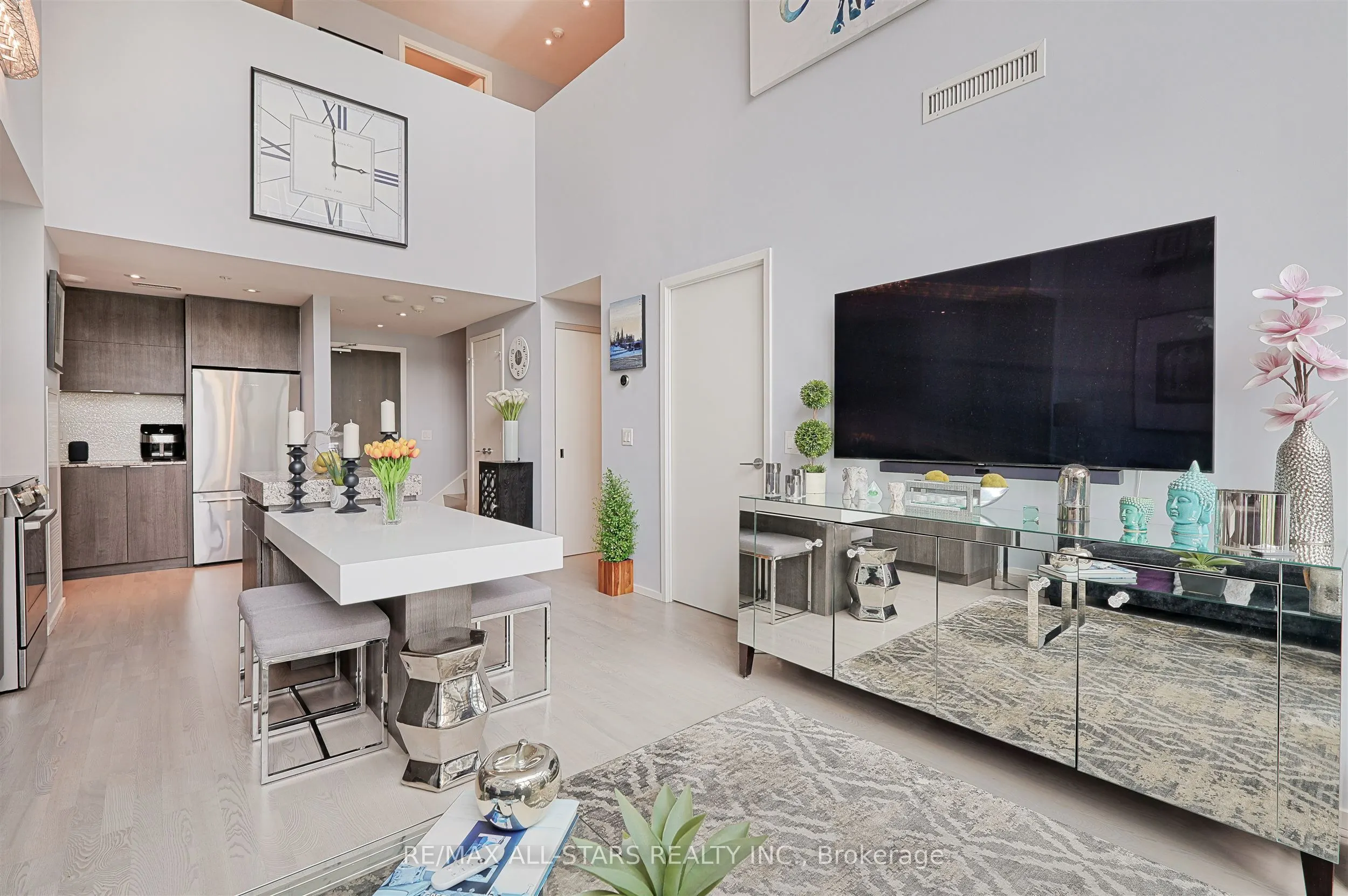 101 Charles Street E, #803