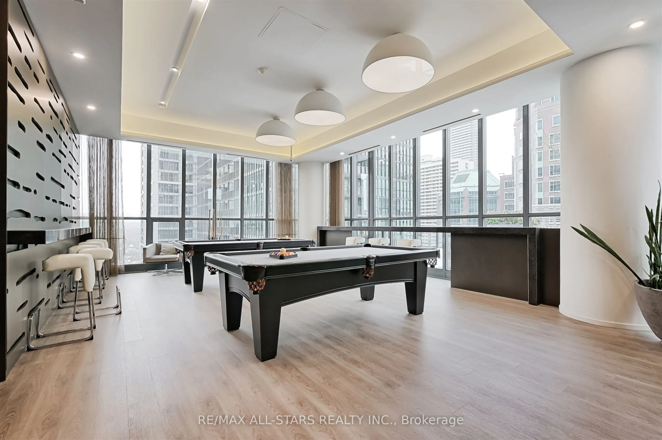 101 Charles Street E, #803