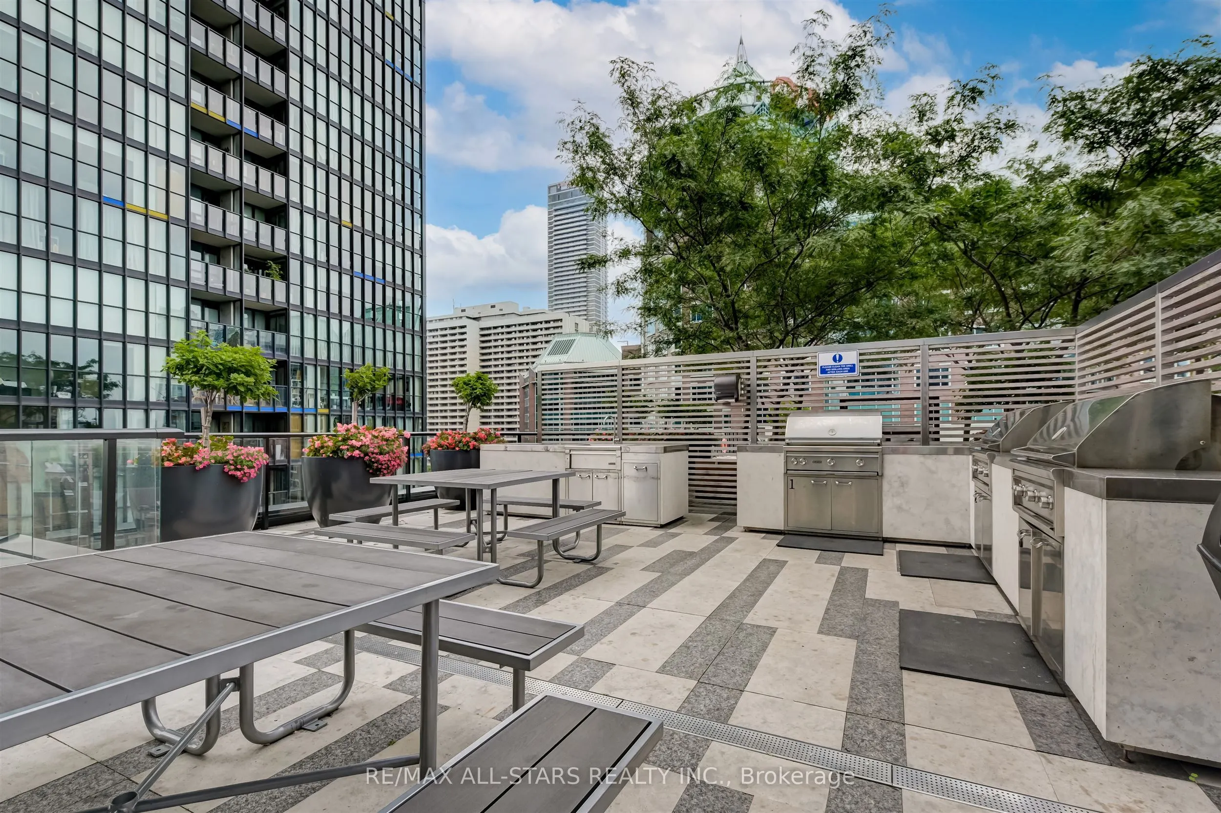 101 Charles Street E, #803