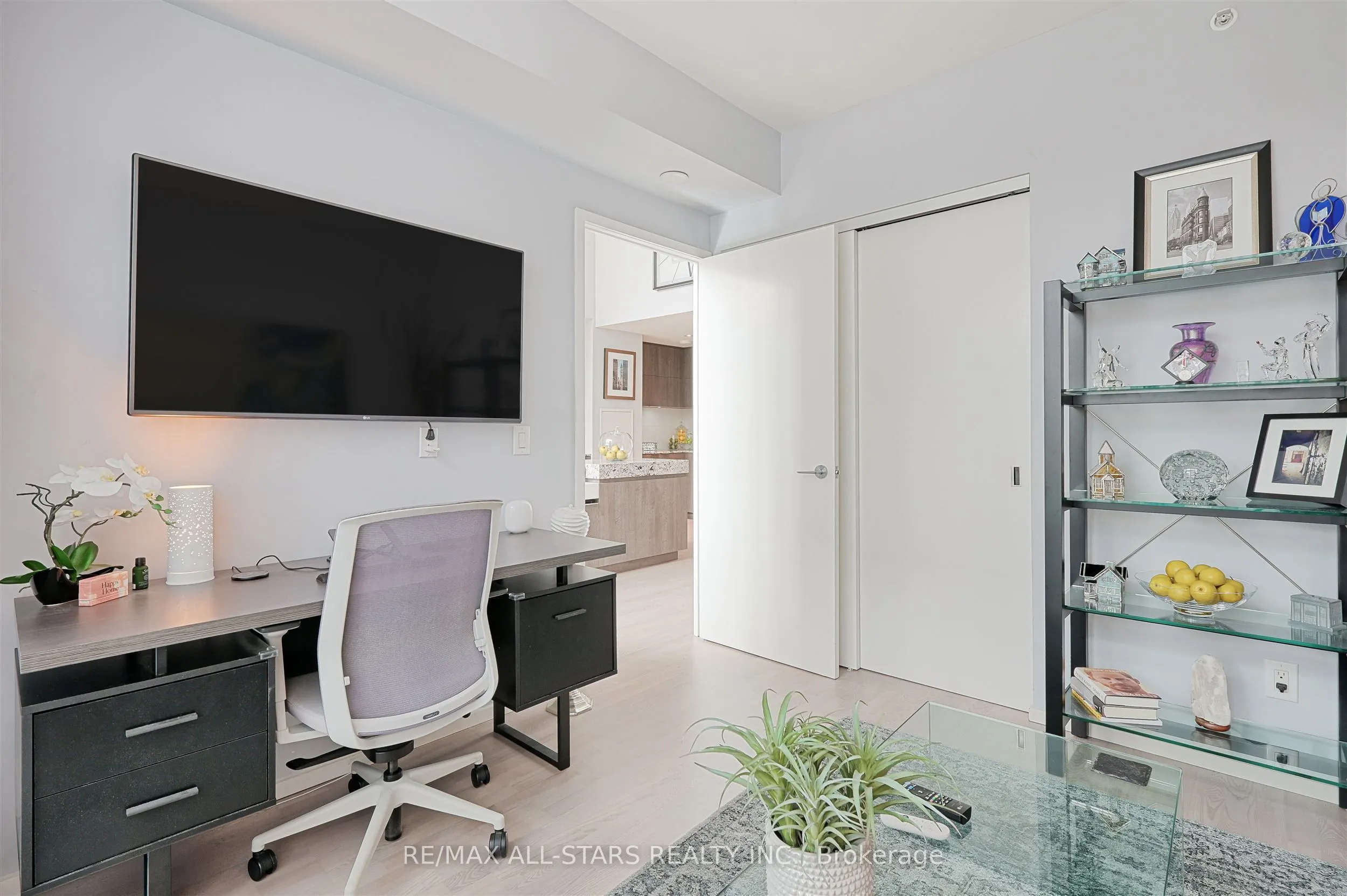 101 Charles Street E, #803