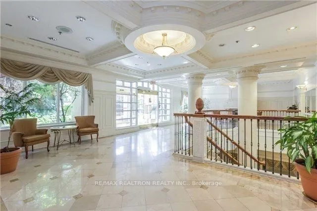 18 Sommerset Way, #918