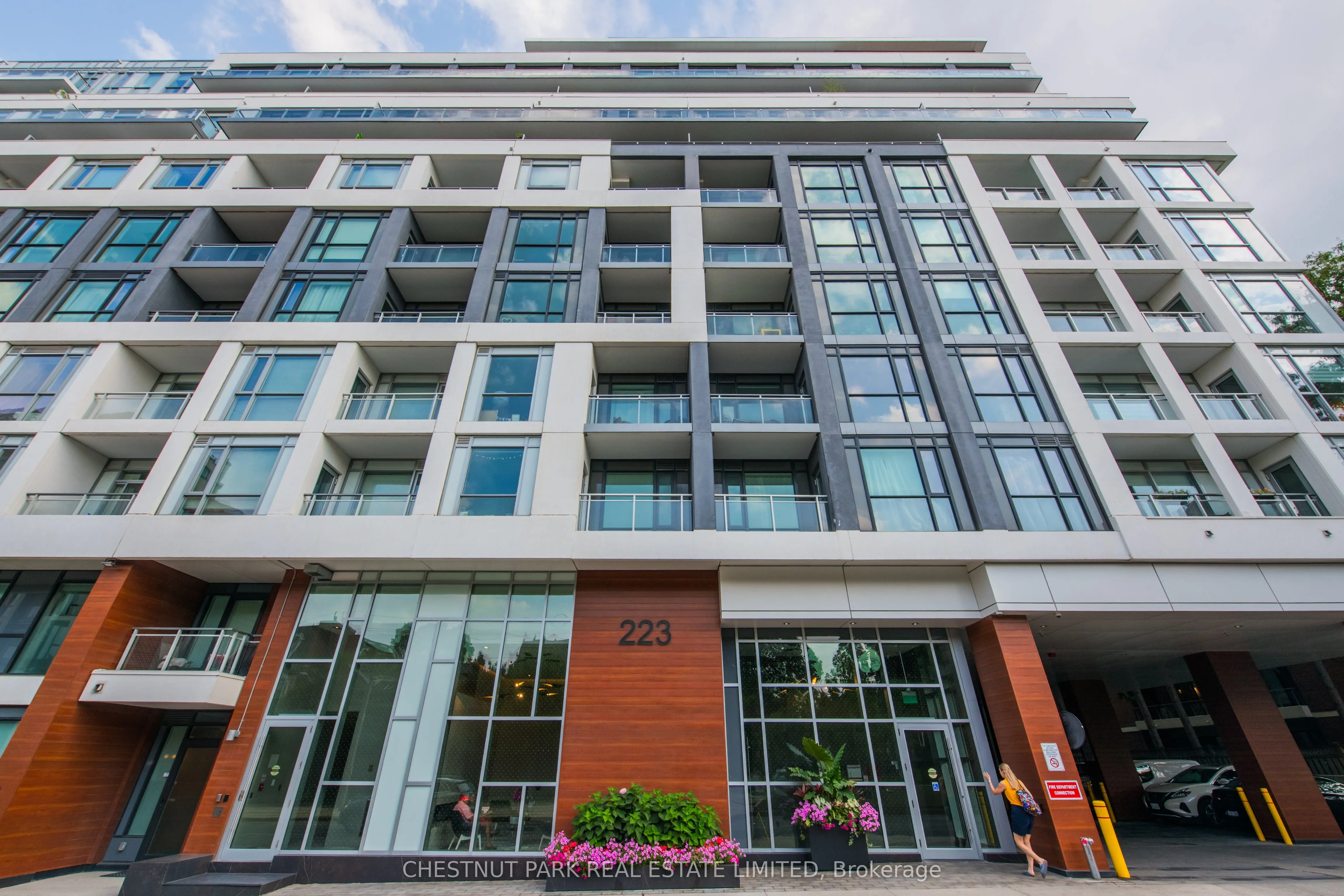 223 St. Clair Avenue W, #614