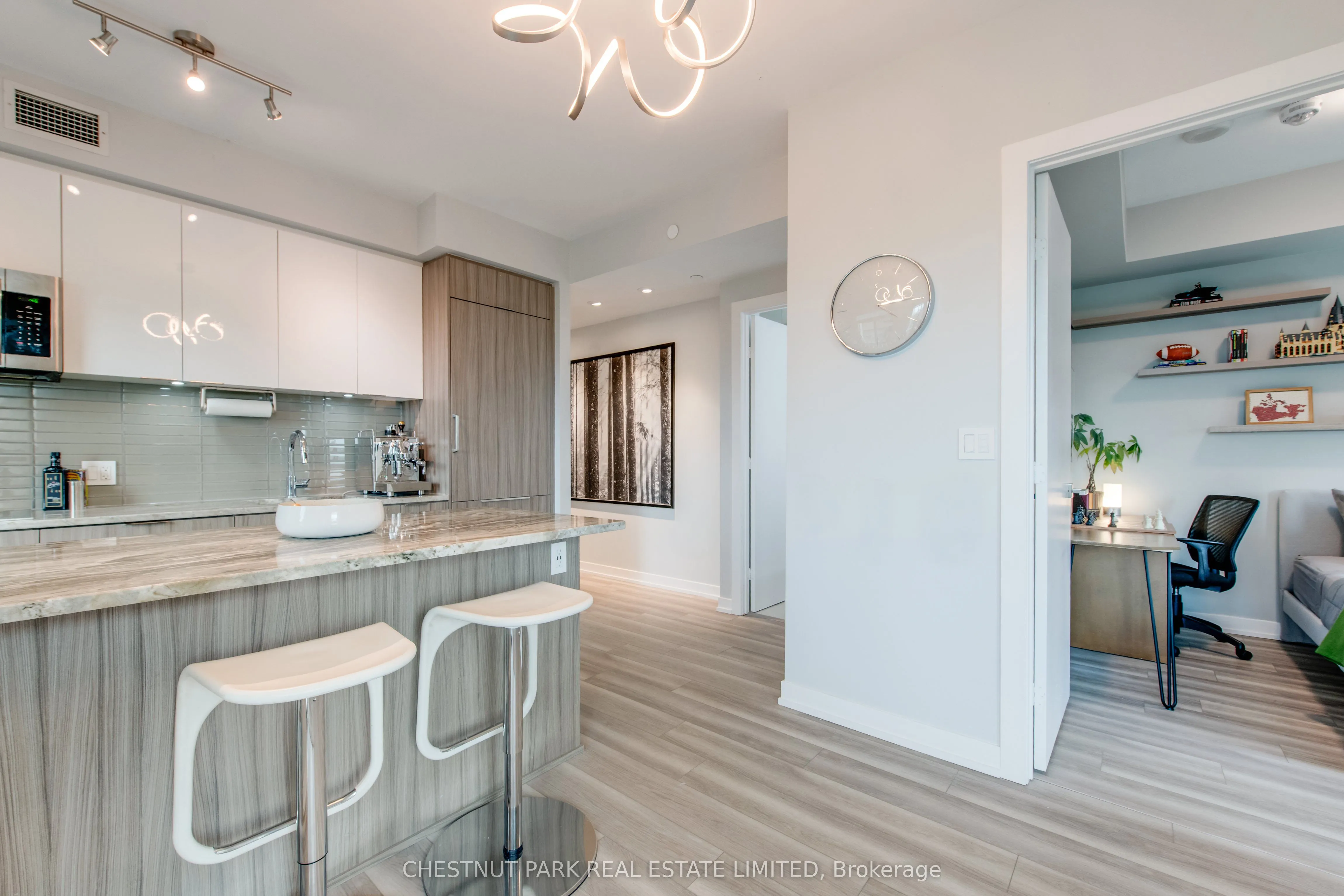 223 St. Clair Avenue W, #614
