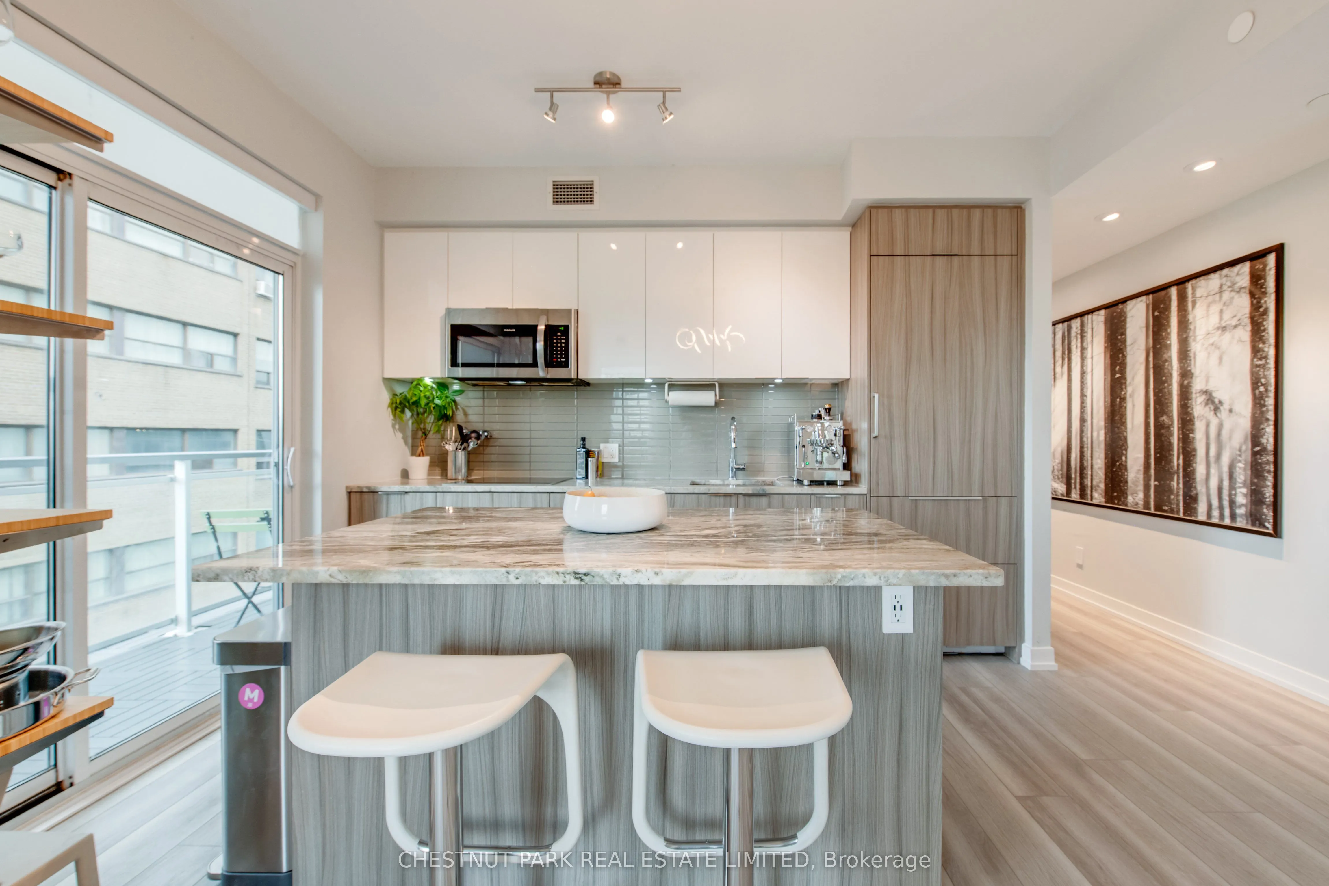 223 St. Clair Avenue W, #614
