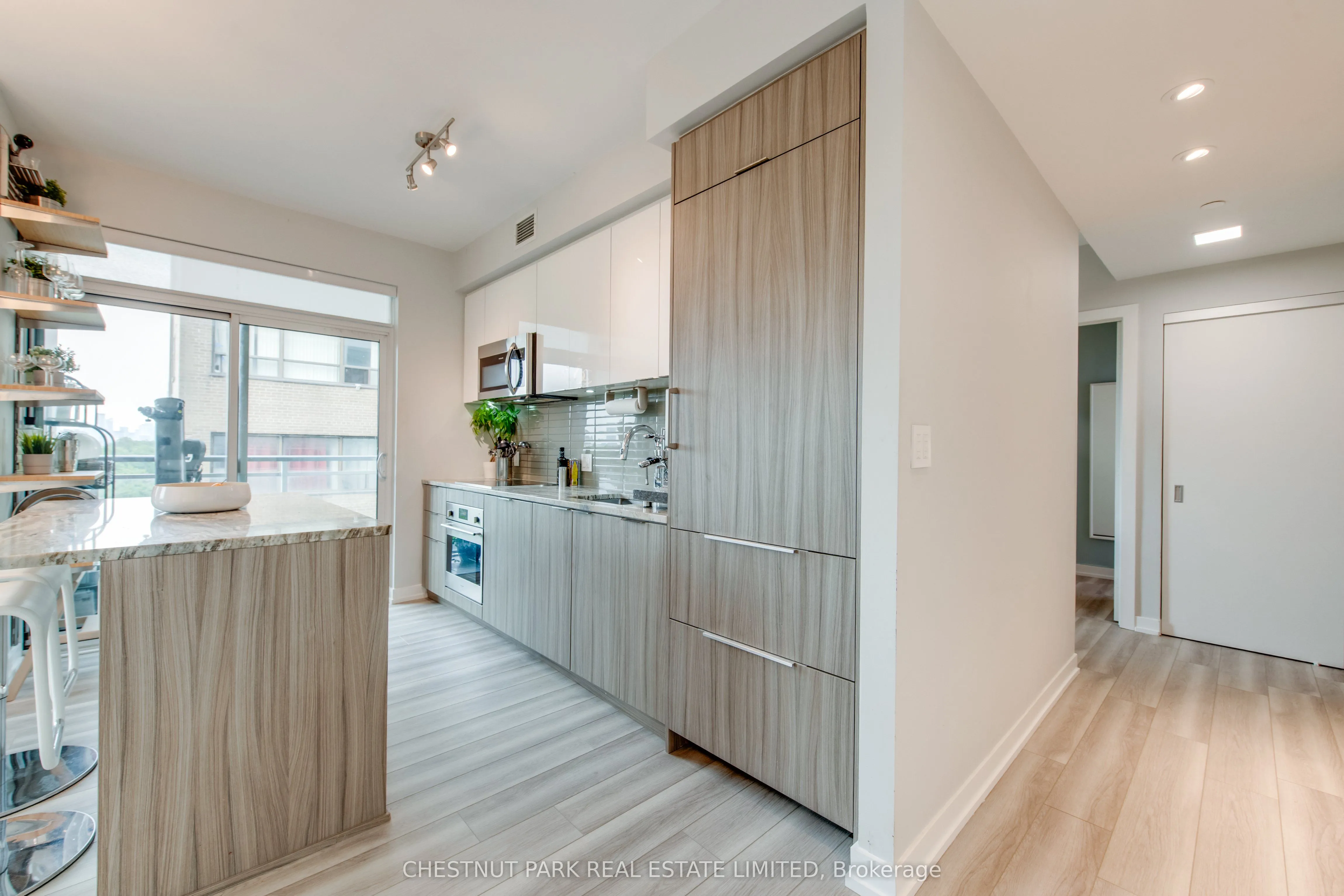 223 St. Clair Avenue W, #614