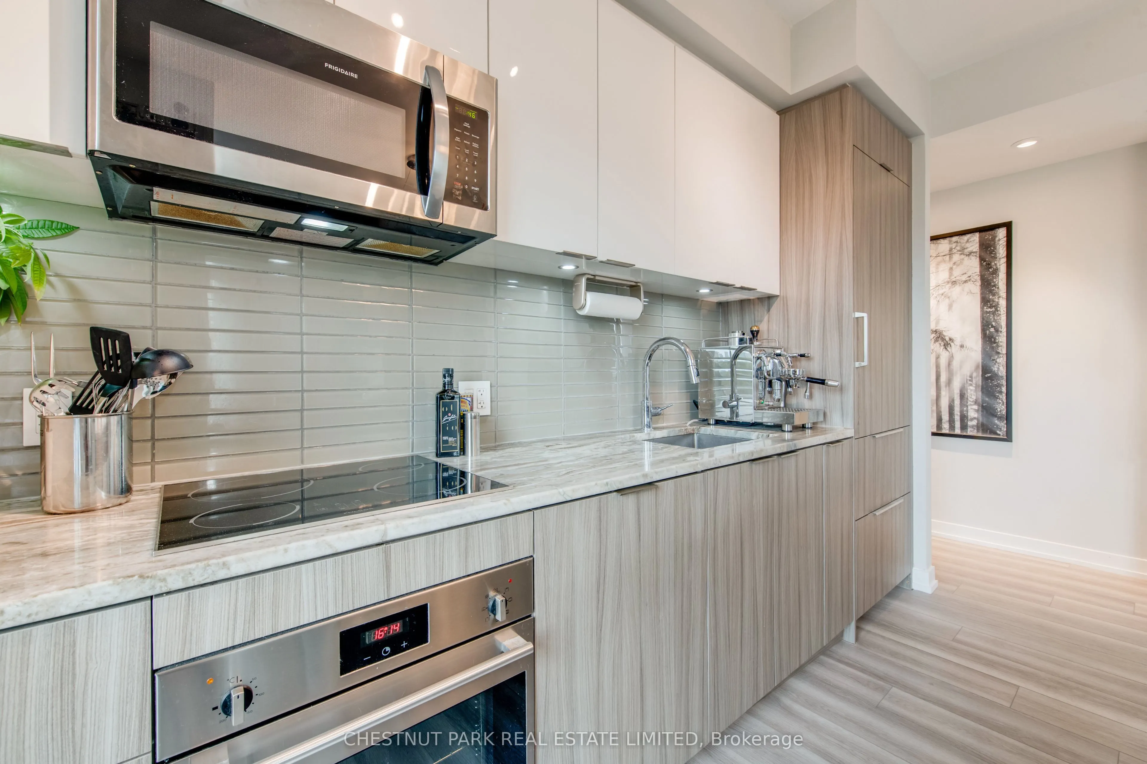 223 St. Clair Avenue W, #614