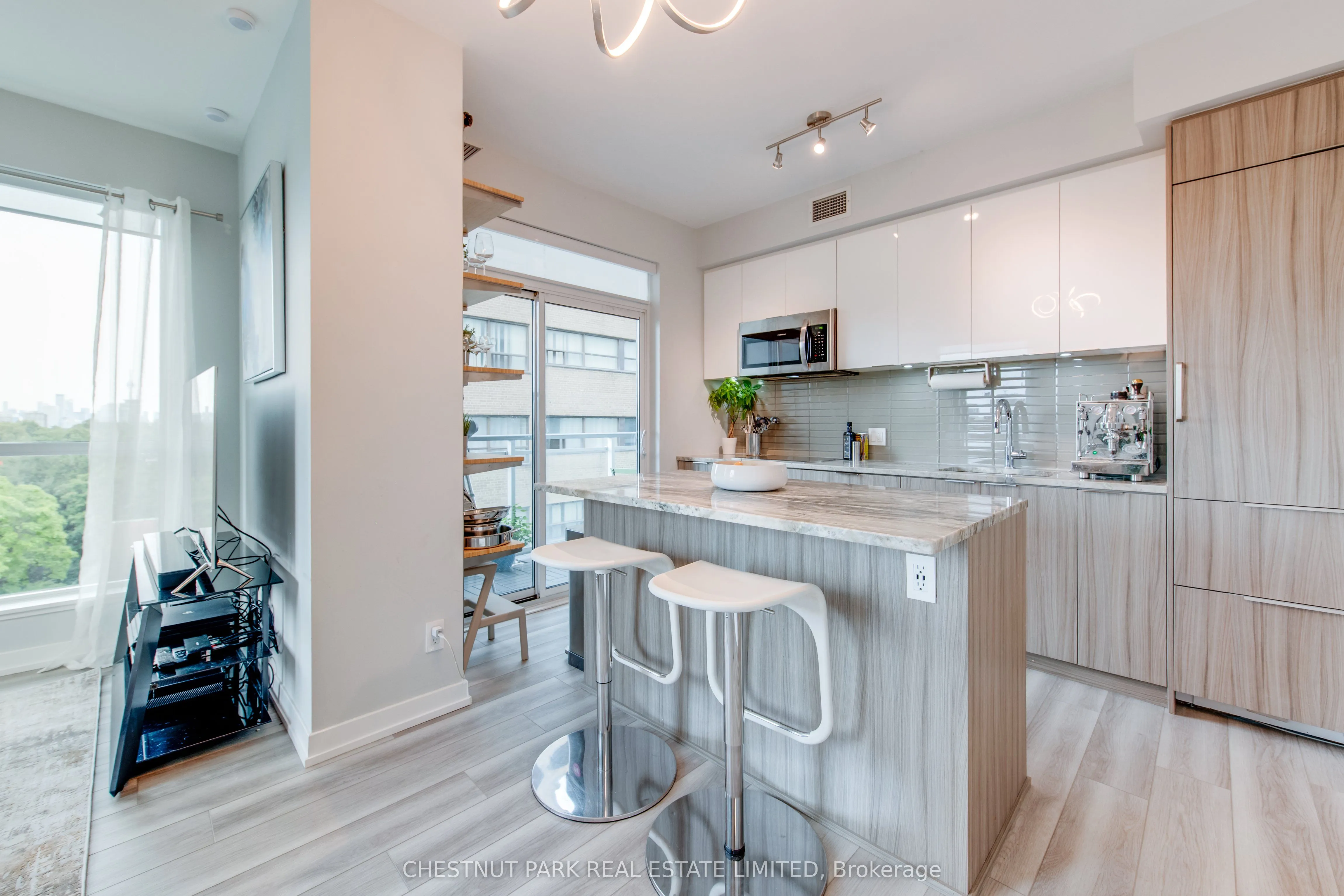 223 St. Clair Avenue W, #614