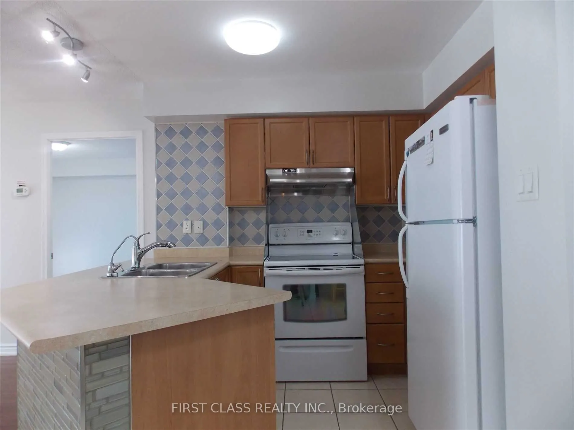 920 Sheppard Avenue W, #308