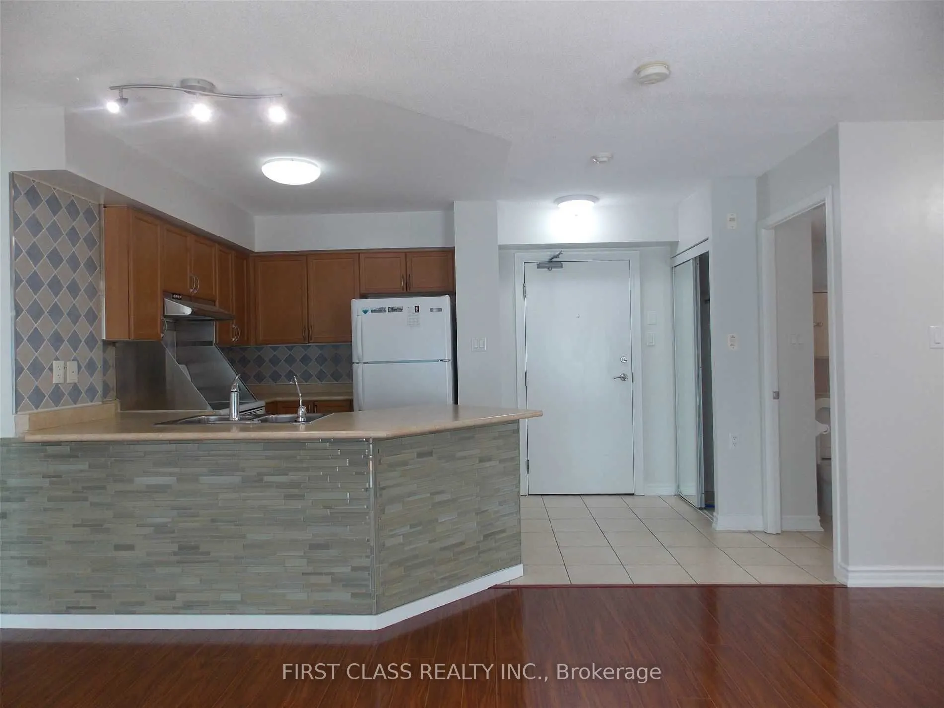 920 Sheppard Avenue W, #308