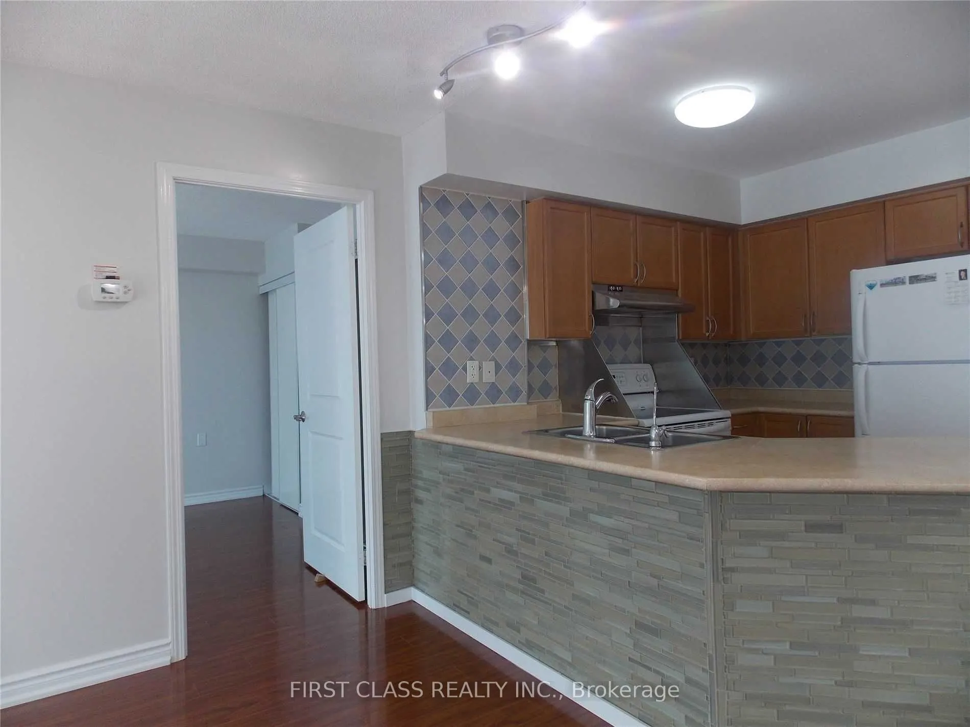 920 Sheppard Avenue W, #308
