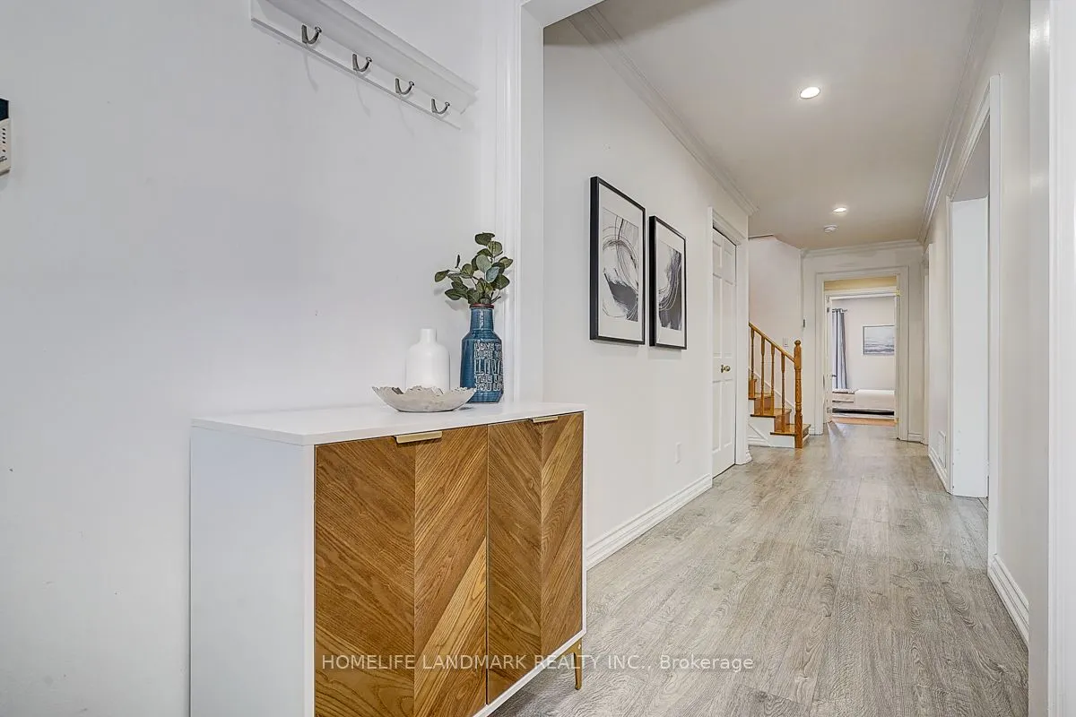 89 Whitehorn Crescent
