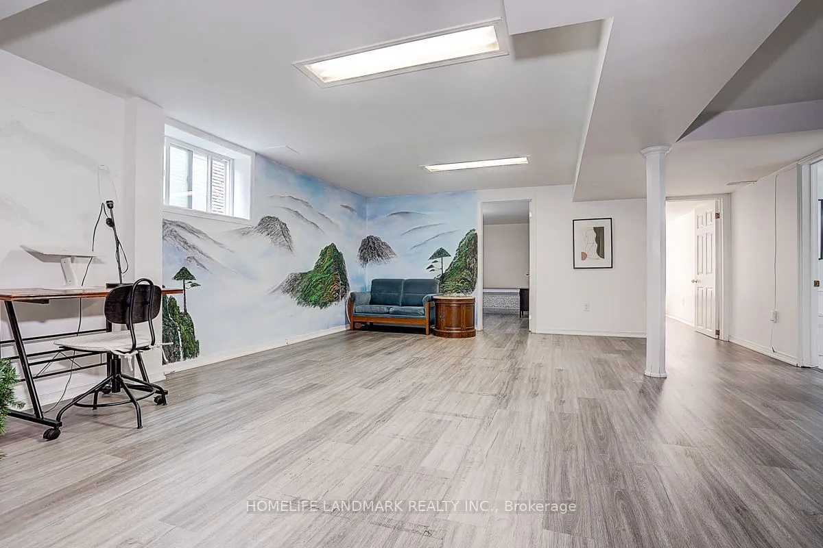 89 Whitehorn Crescent