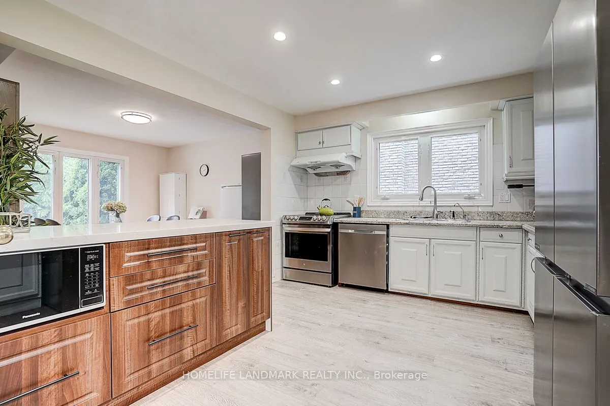 89 Whitehorn Crescent