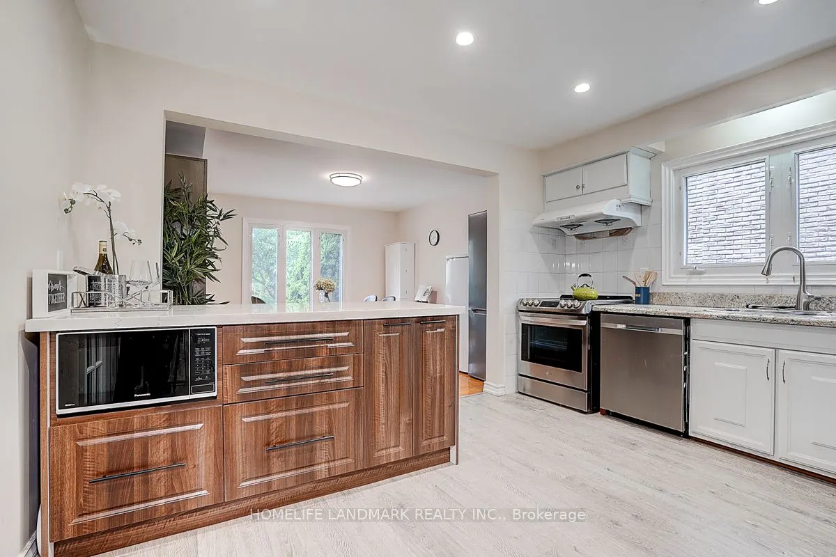 89 Whitehorn Crescent