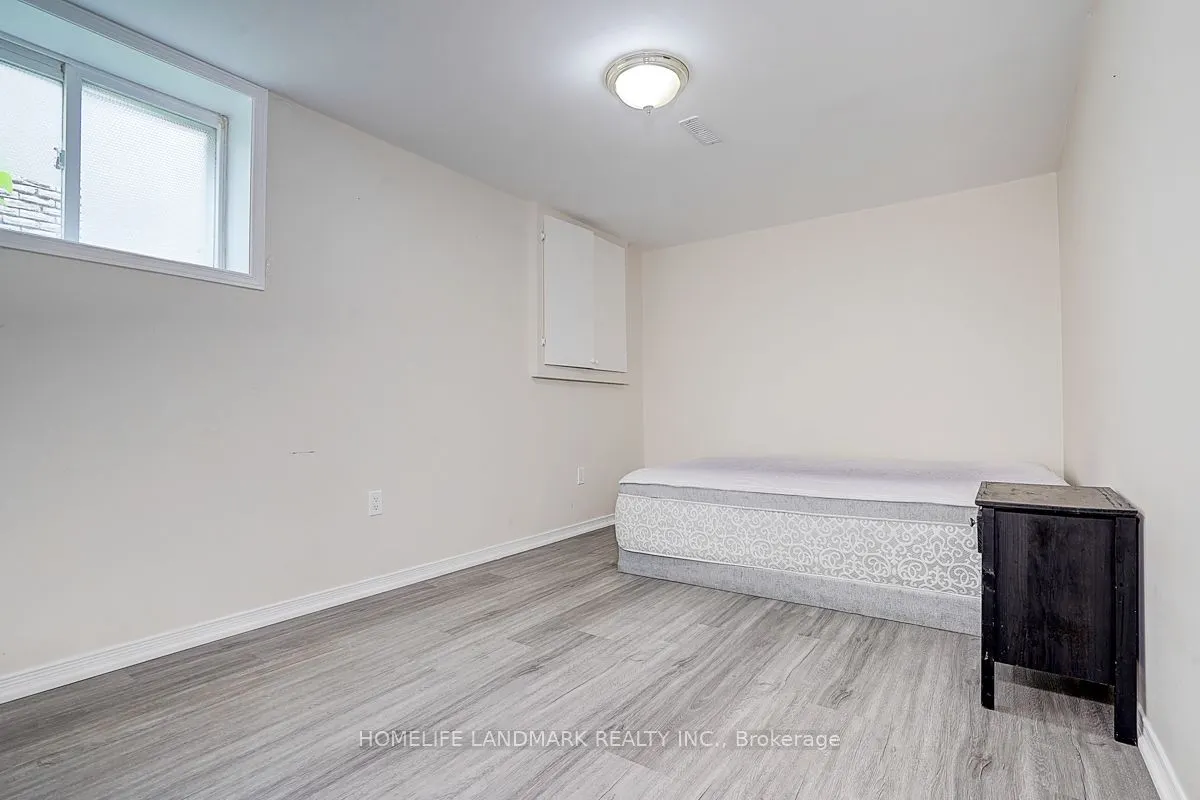 89 Whitehorn Crescent