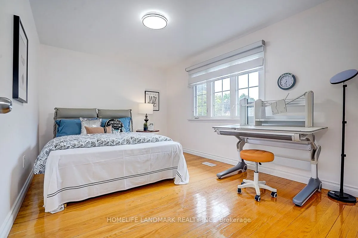 89 Whitehorn Crescent