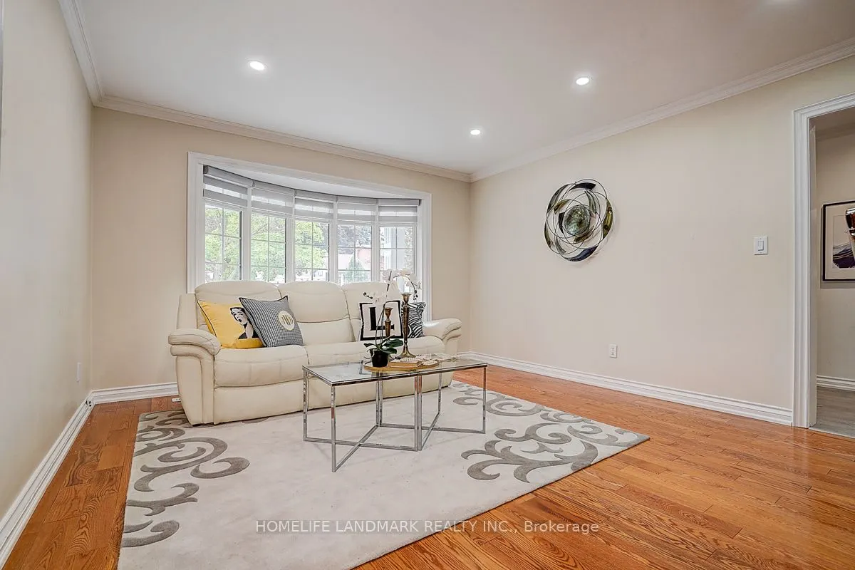 89 Whitehorn Crescent
