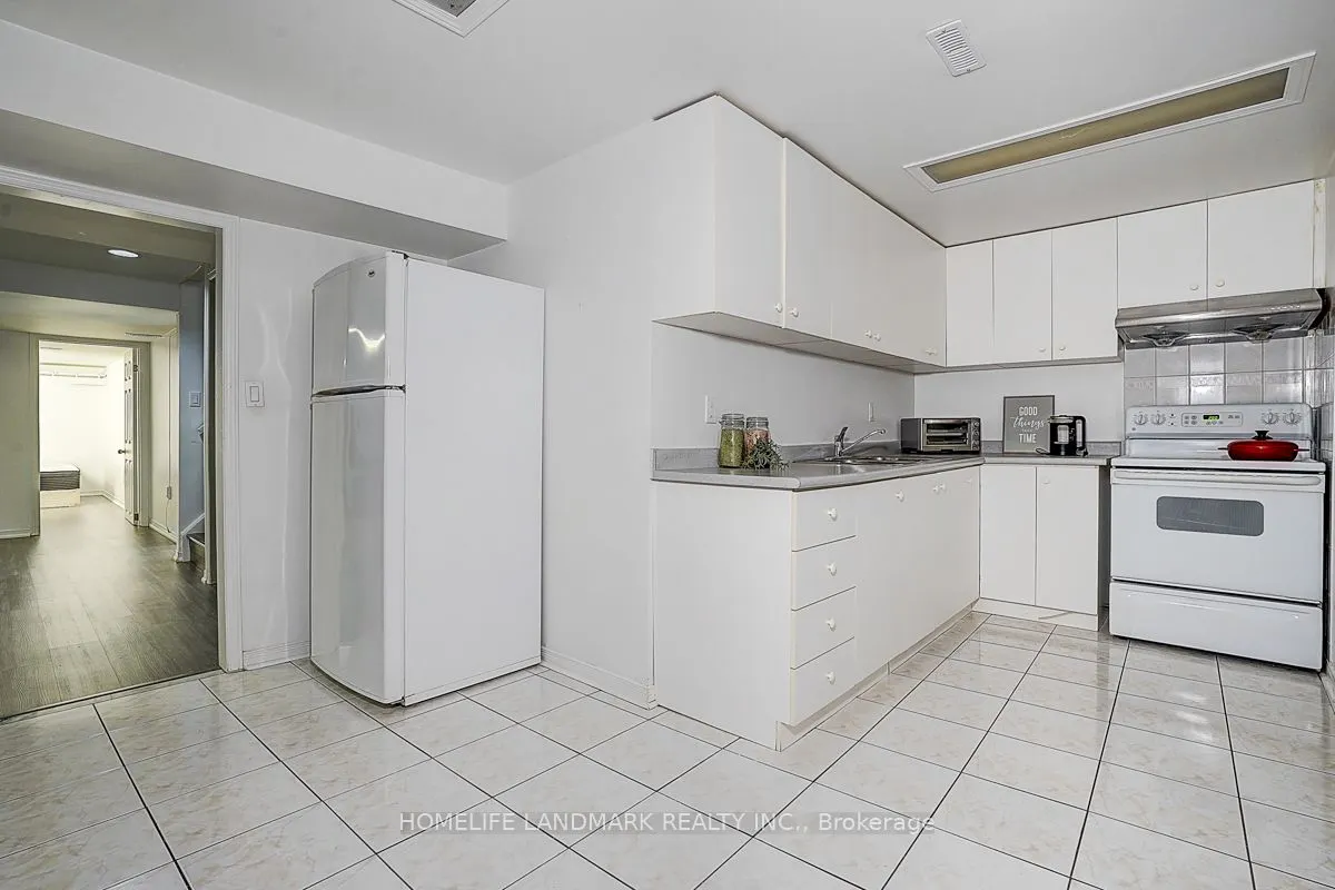 89 Whitehorn Crescent