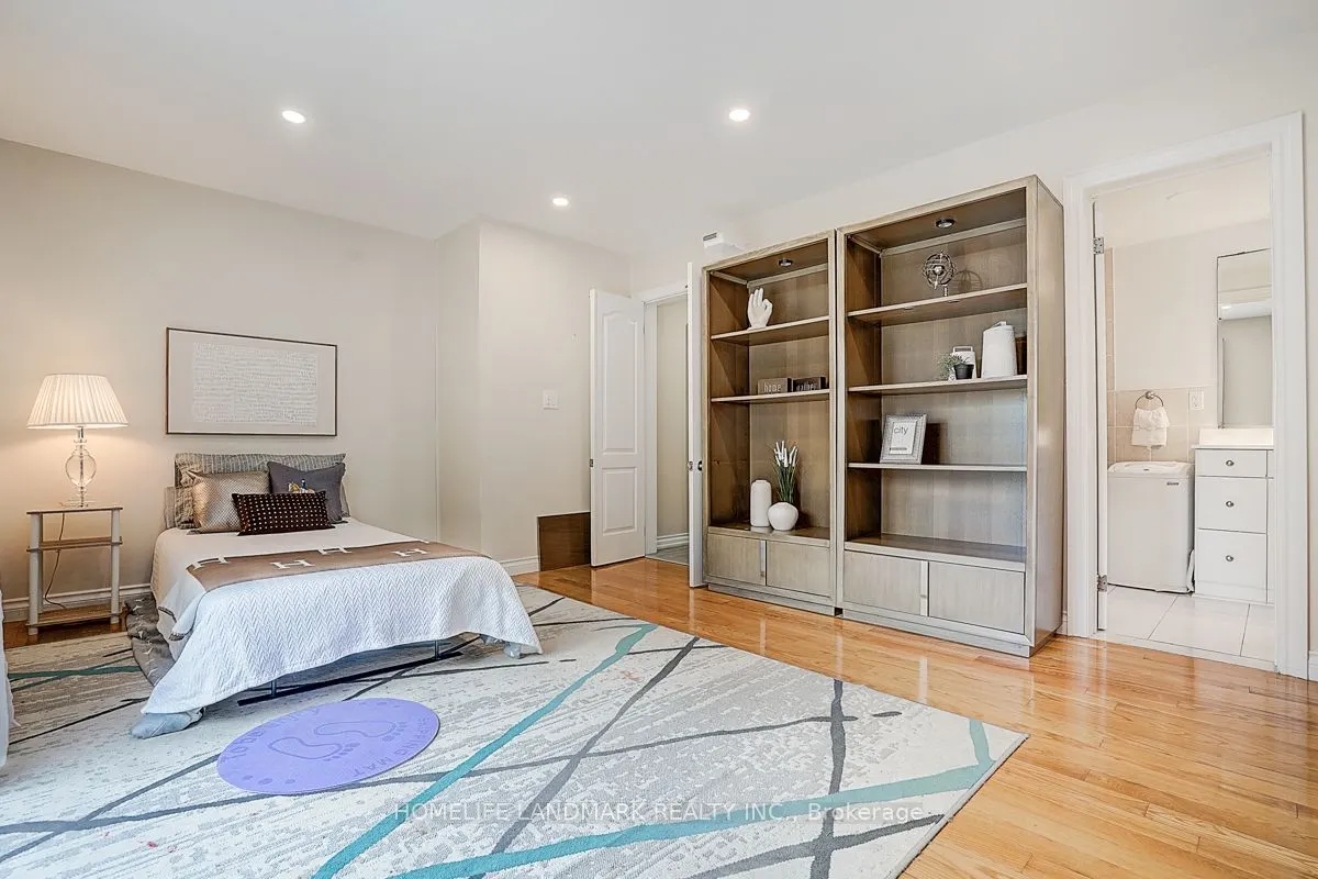 89 Whitehorn Crescent