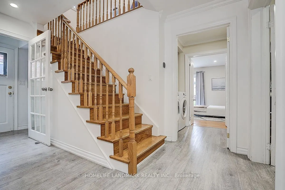 89 Whitehorn Crescent