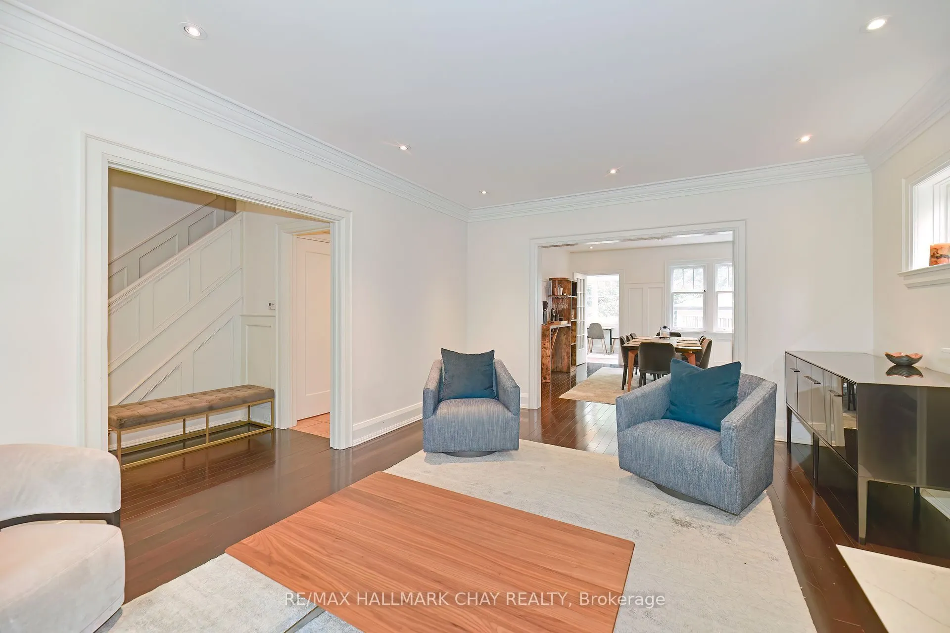 117 Hillsdale Avenue W