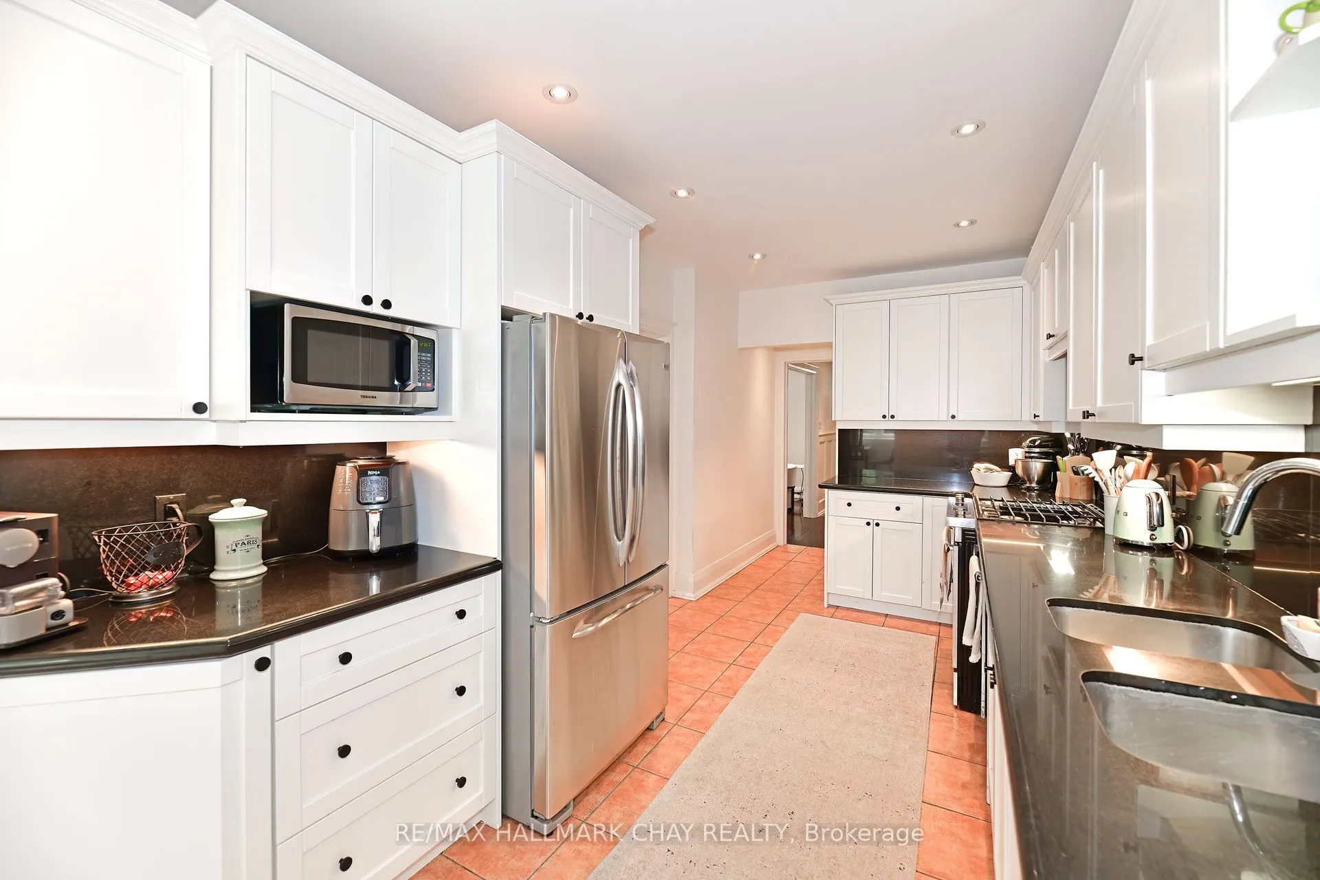 117 Hillsdale Avenue W