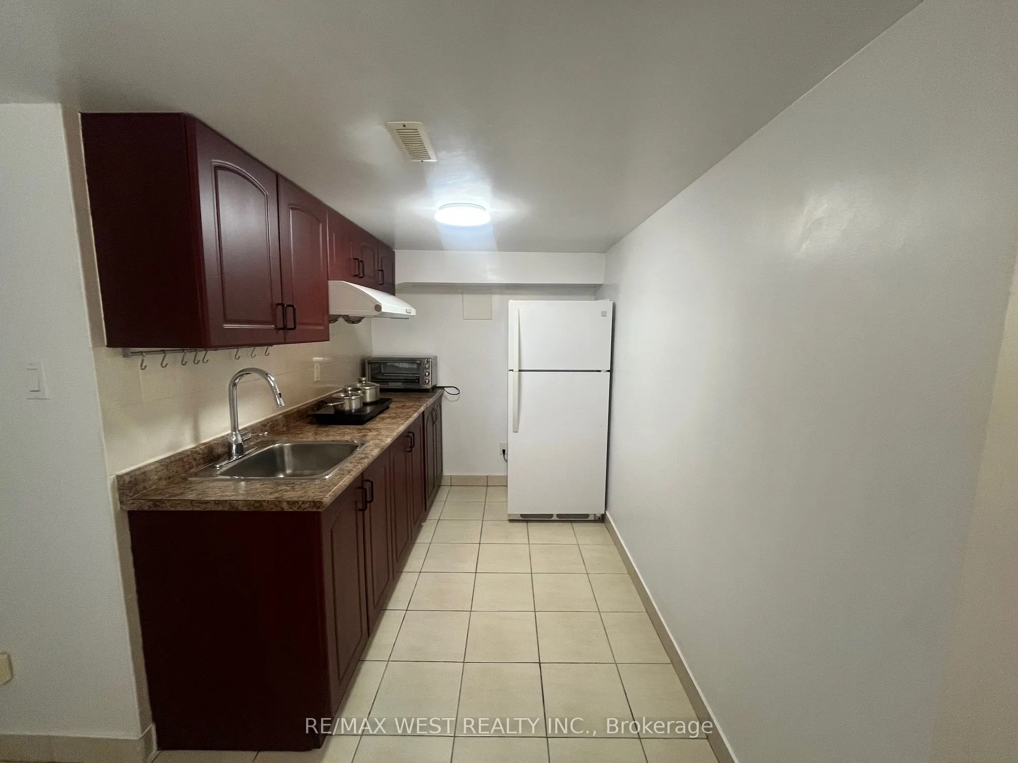 707 Shaw Street, #Basement