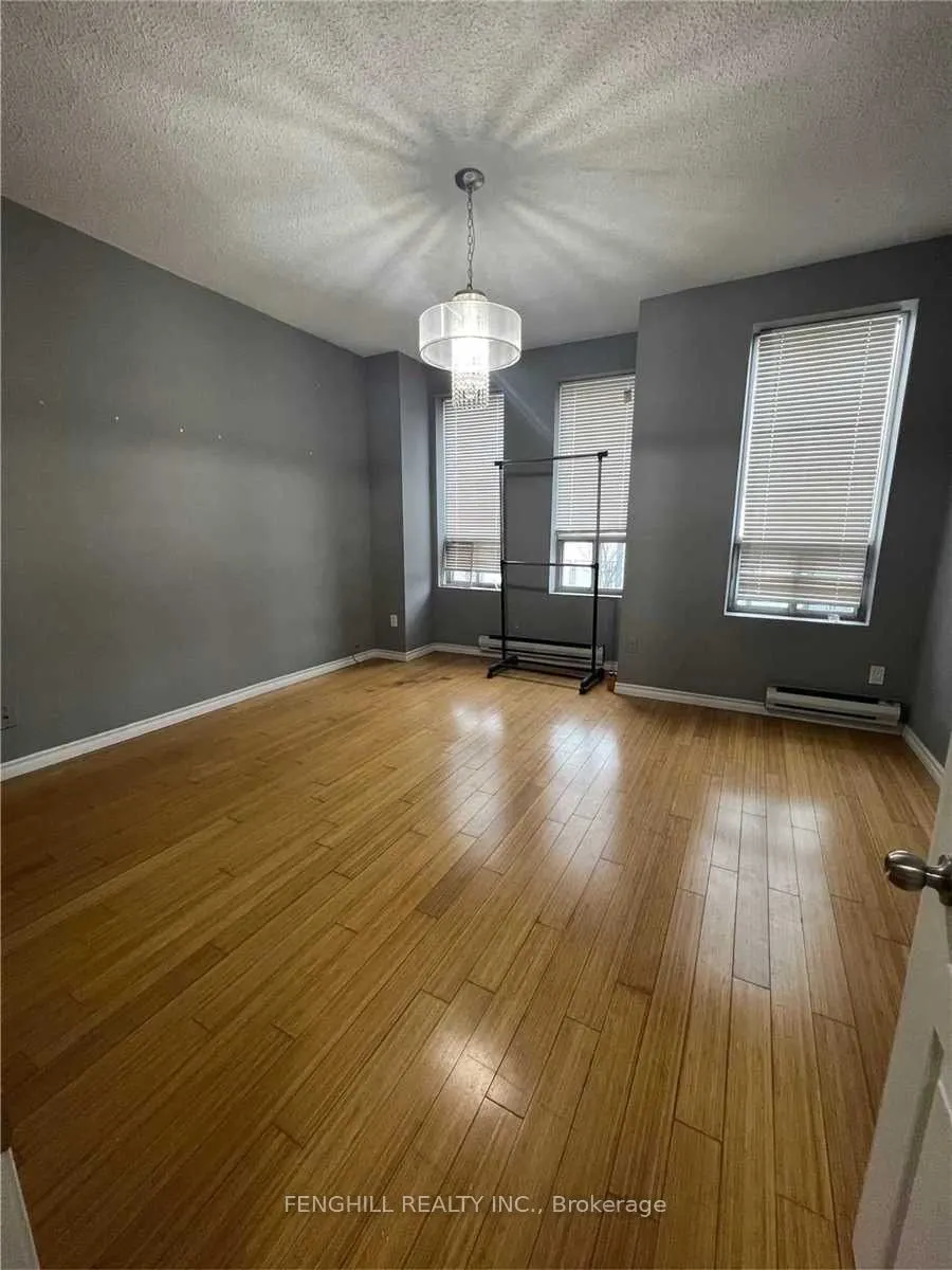 678 Bathurst Street, #2