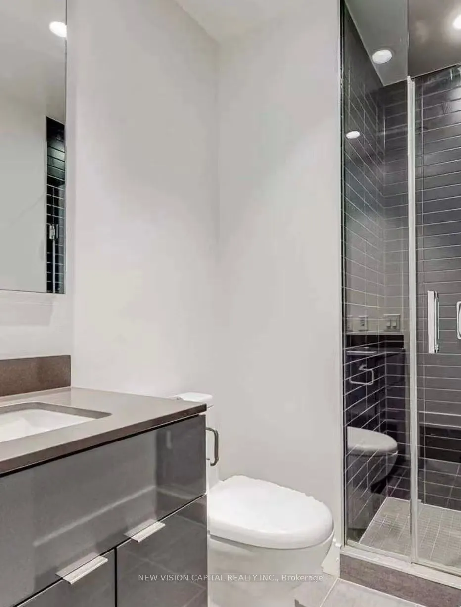 7 Grenville Street, #715