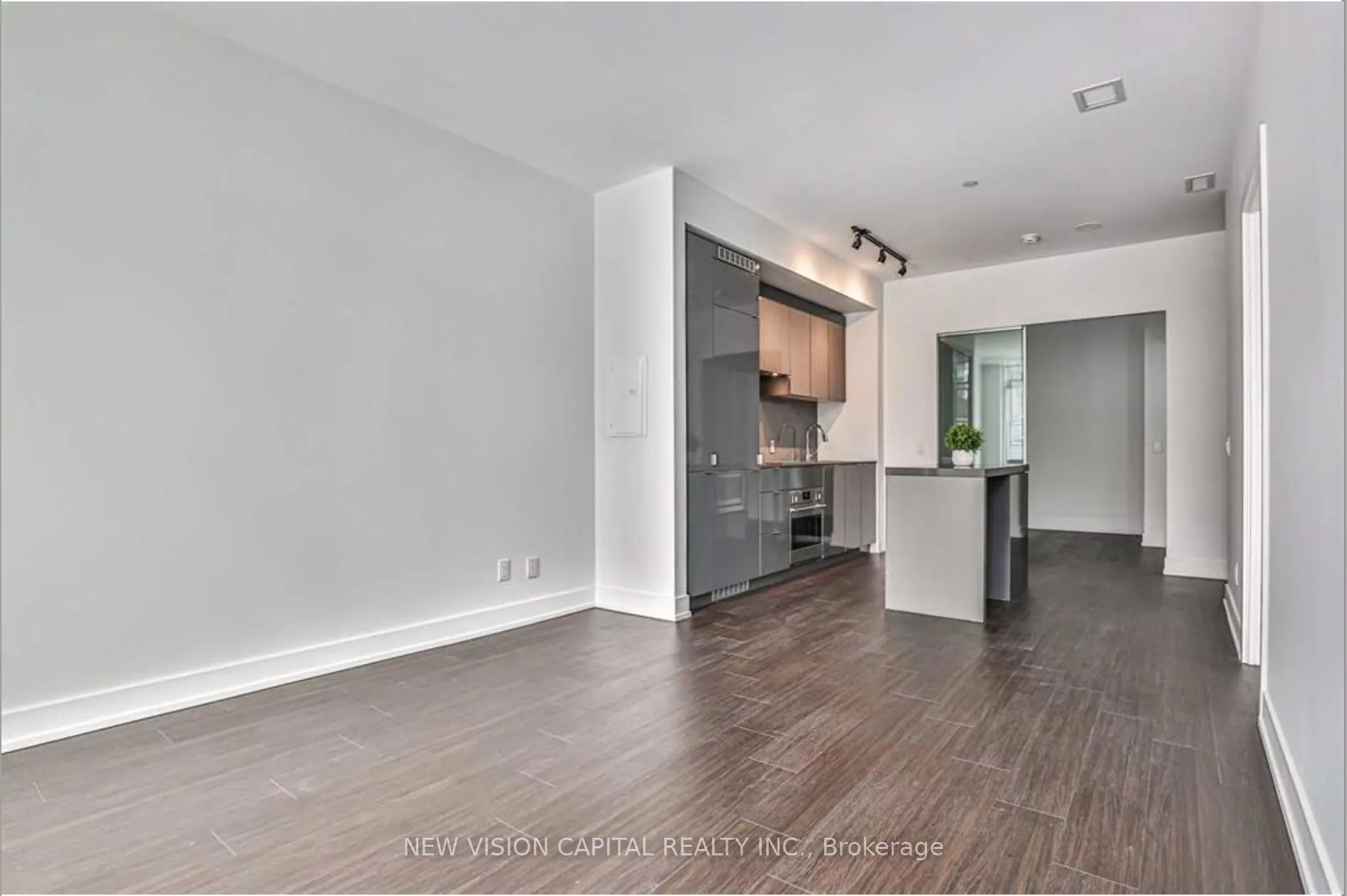 7 Grenville Street, #715