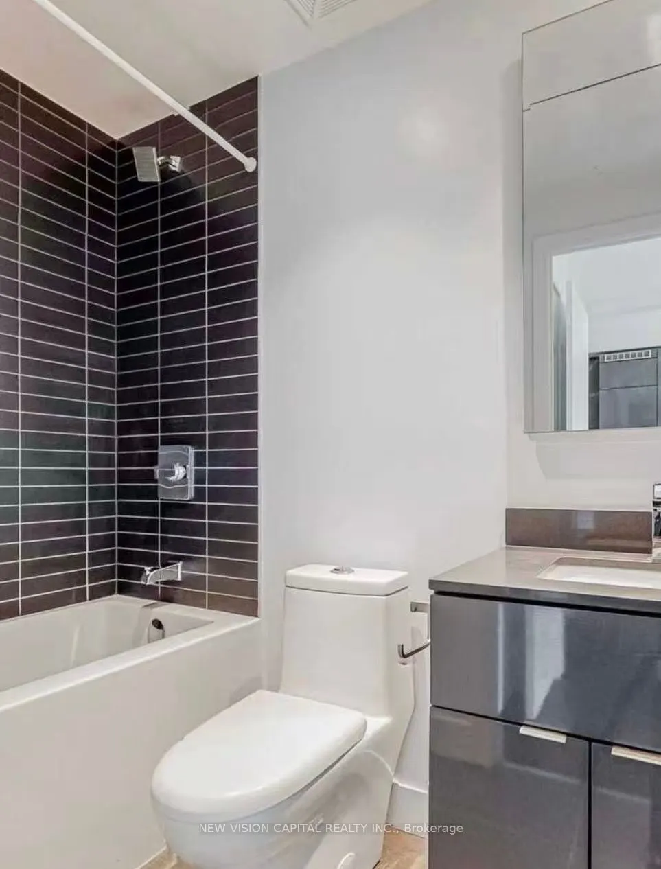 7 Grenville Street, #715