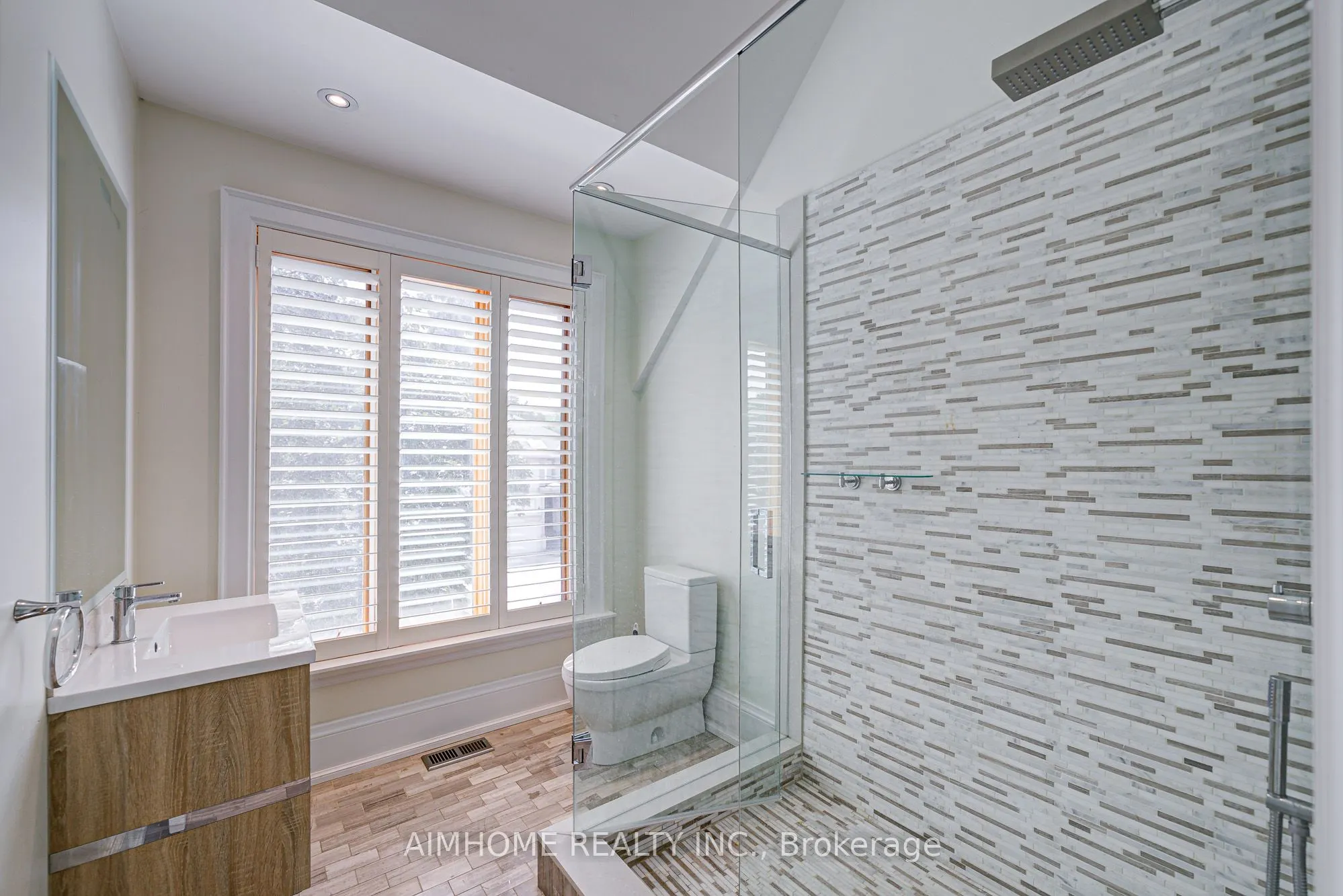 16 Winlock Park, #Upper Levels