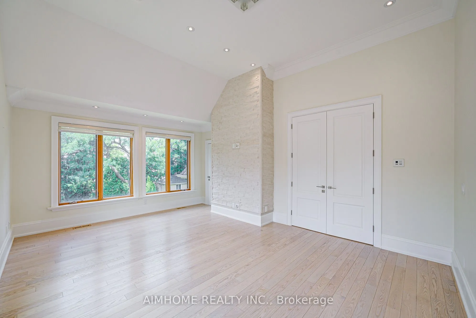 16 Winlock Park, #Upper Levels