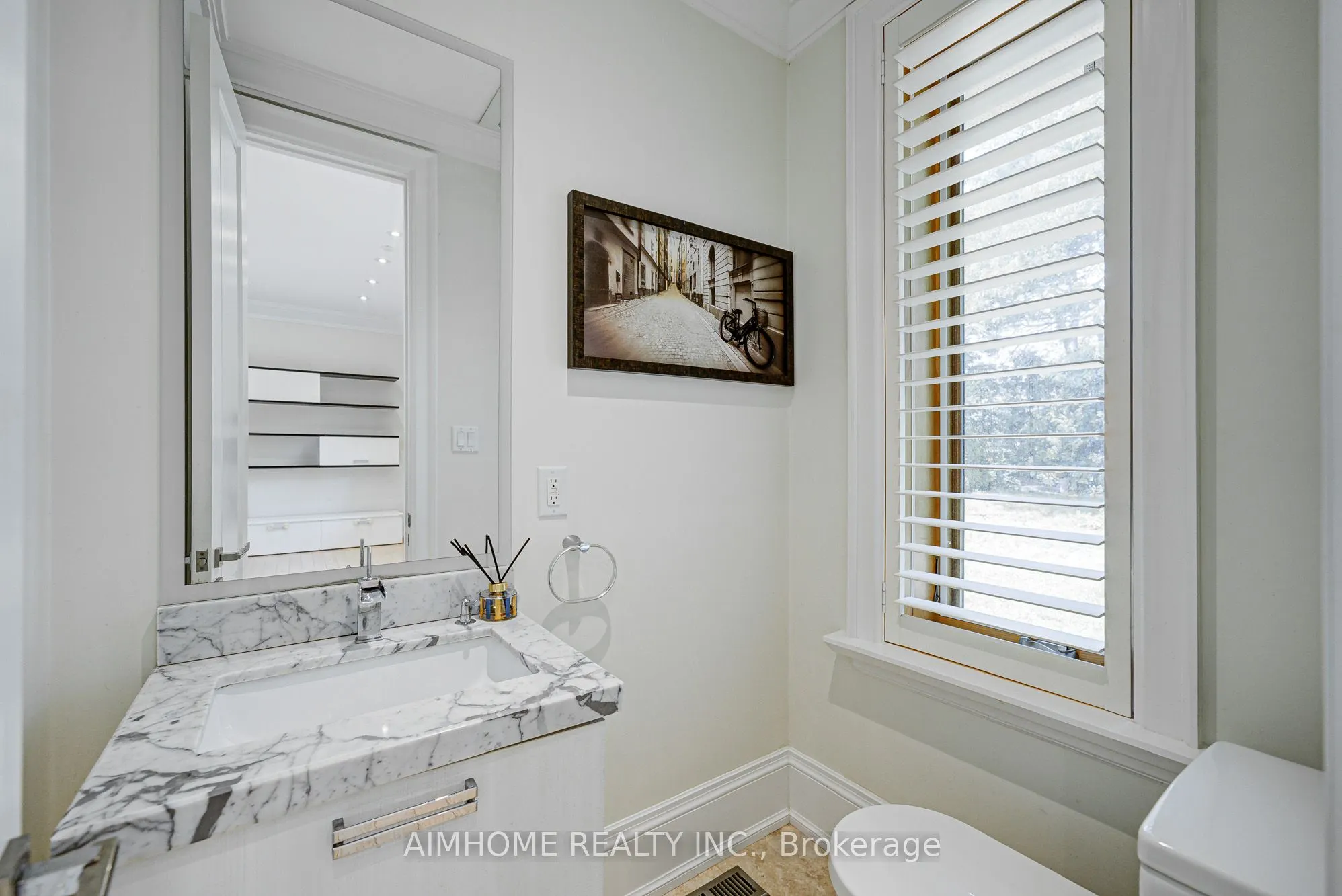 16 Winlock Park, #Upper Levels