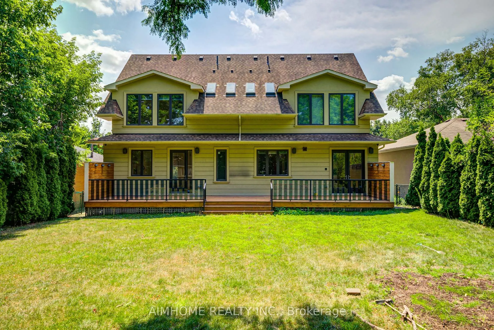 16 Winlock Park, #Upper Levels