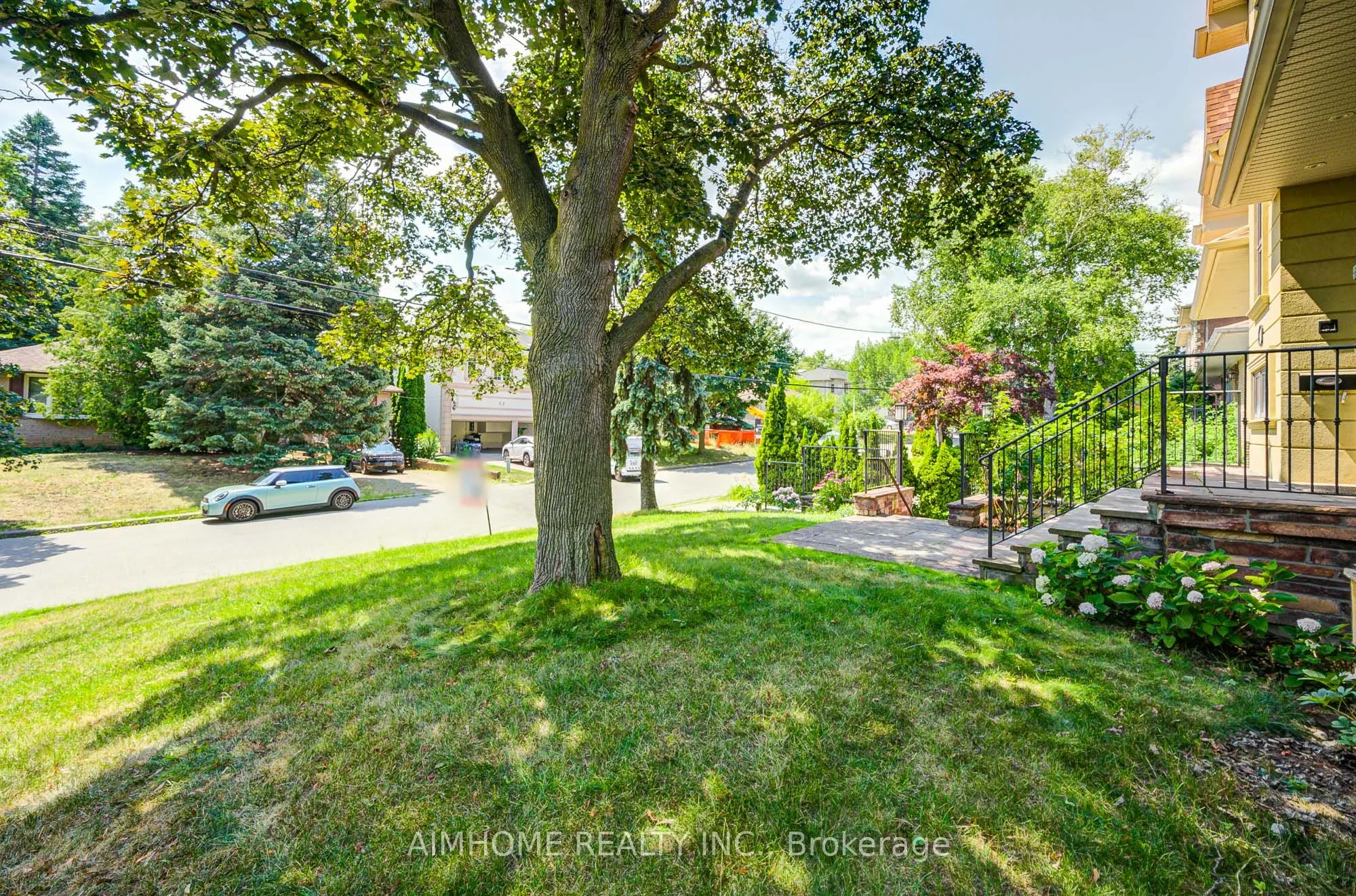 16 Winlock Park, #Upper Levels