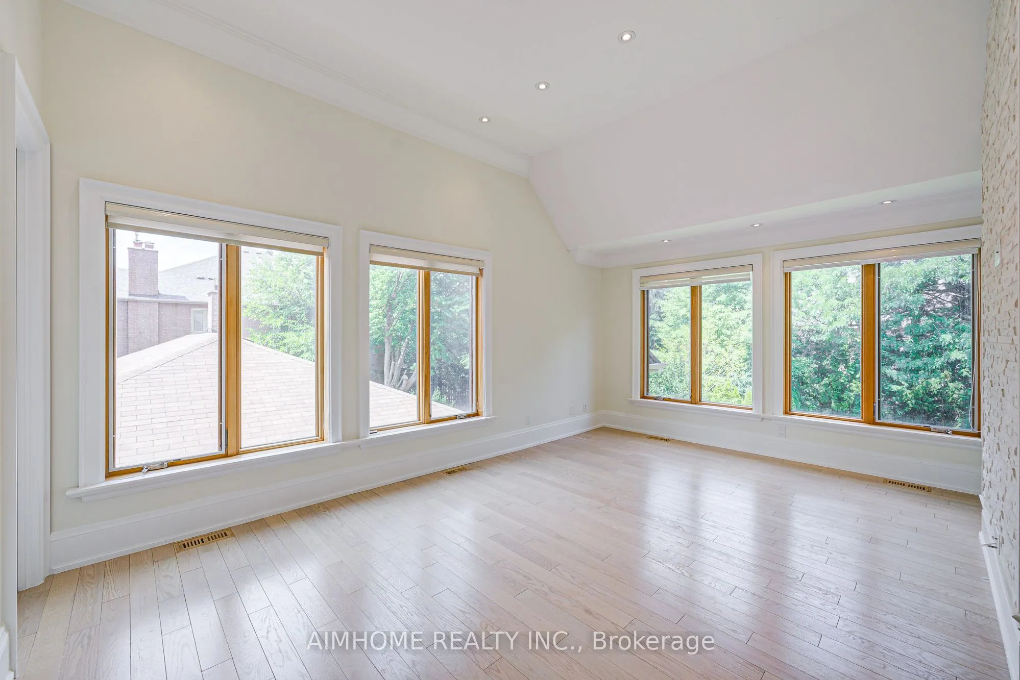 16 Winlock Park, #Upper Levels