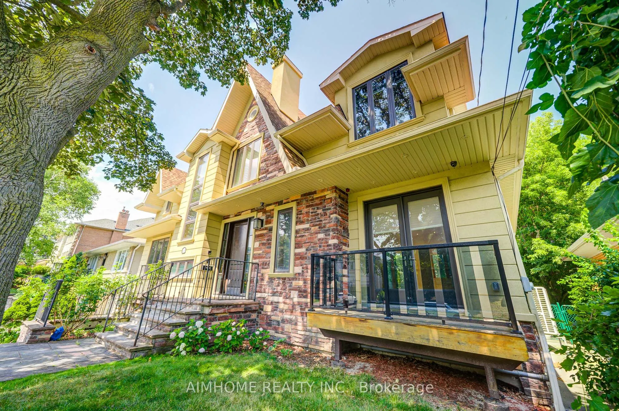 16 Winlock Park, #Upper Levels