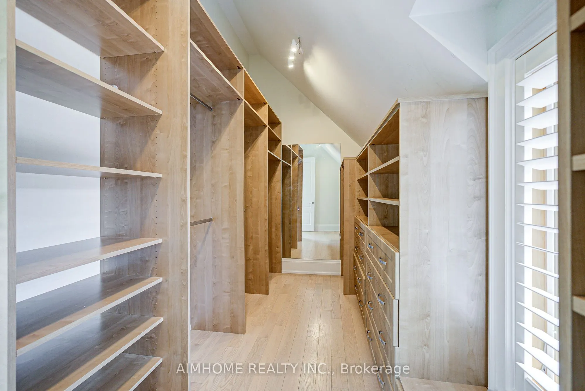 16 Winlock Park, #Upper Levels