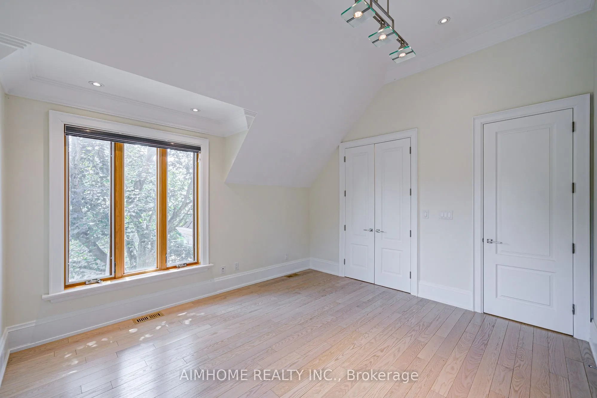 16 Winlock Park, #Upper Levels