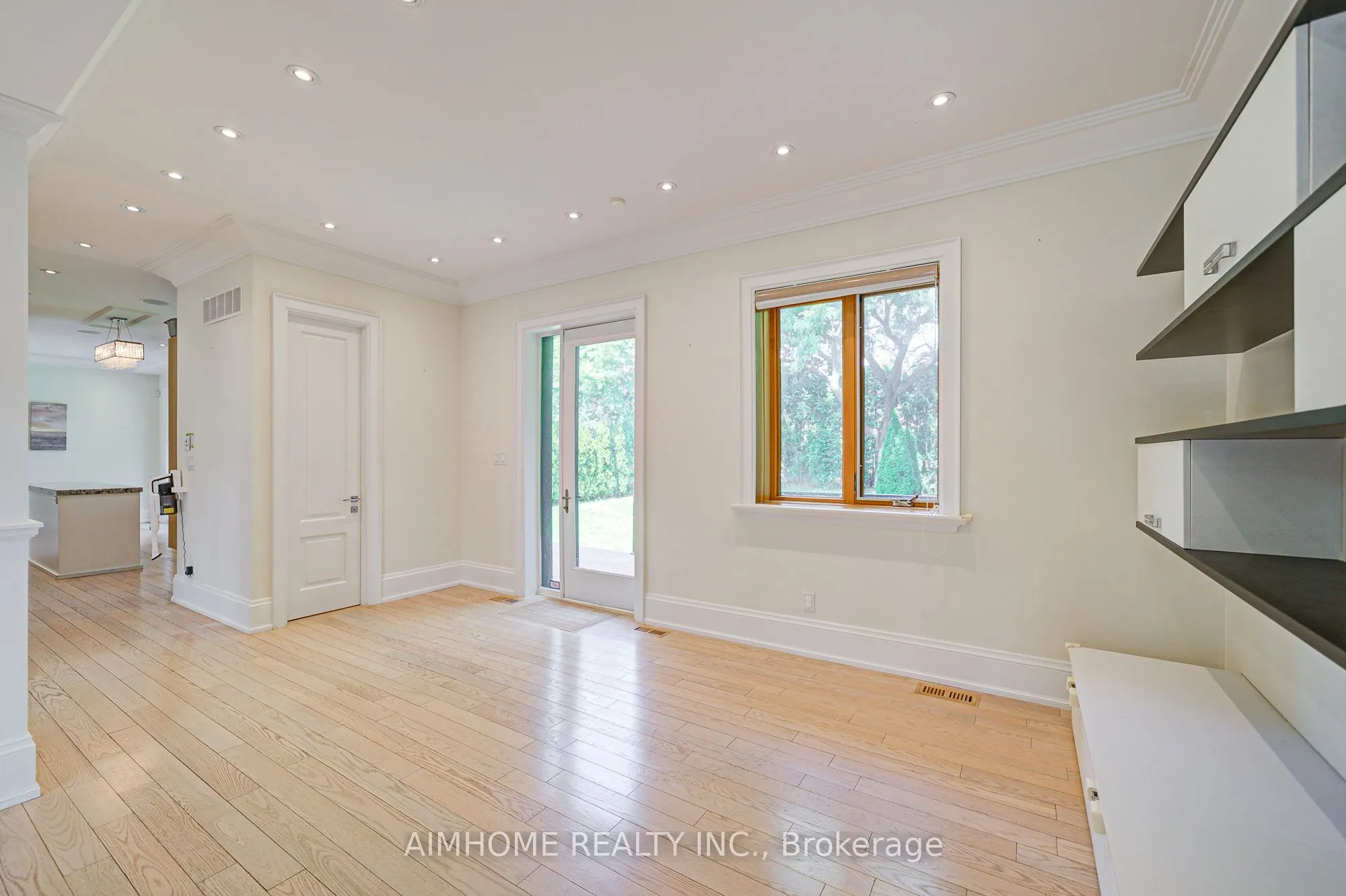 16 Winlock Park, #Upper Levels