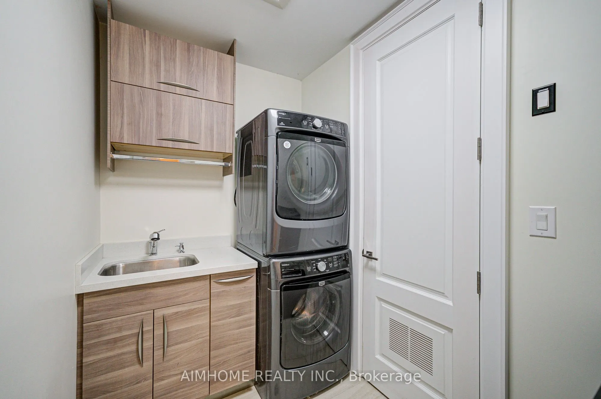 16 Winlock Park, #Upper Levels