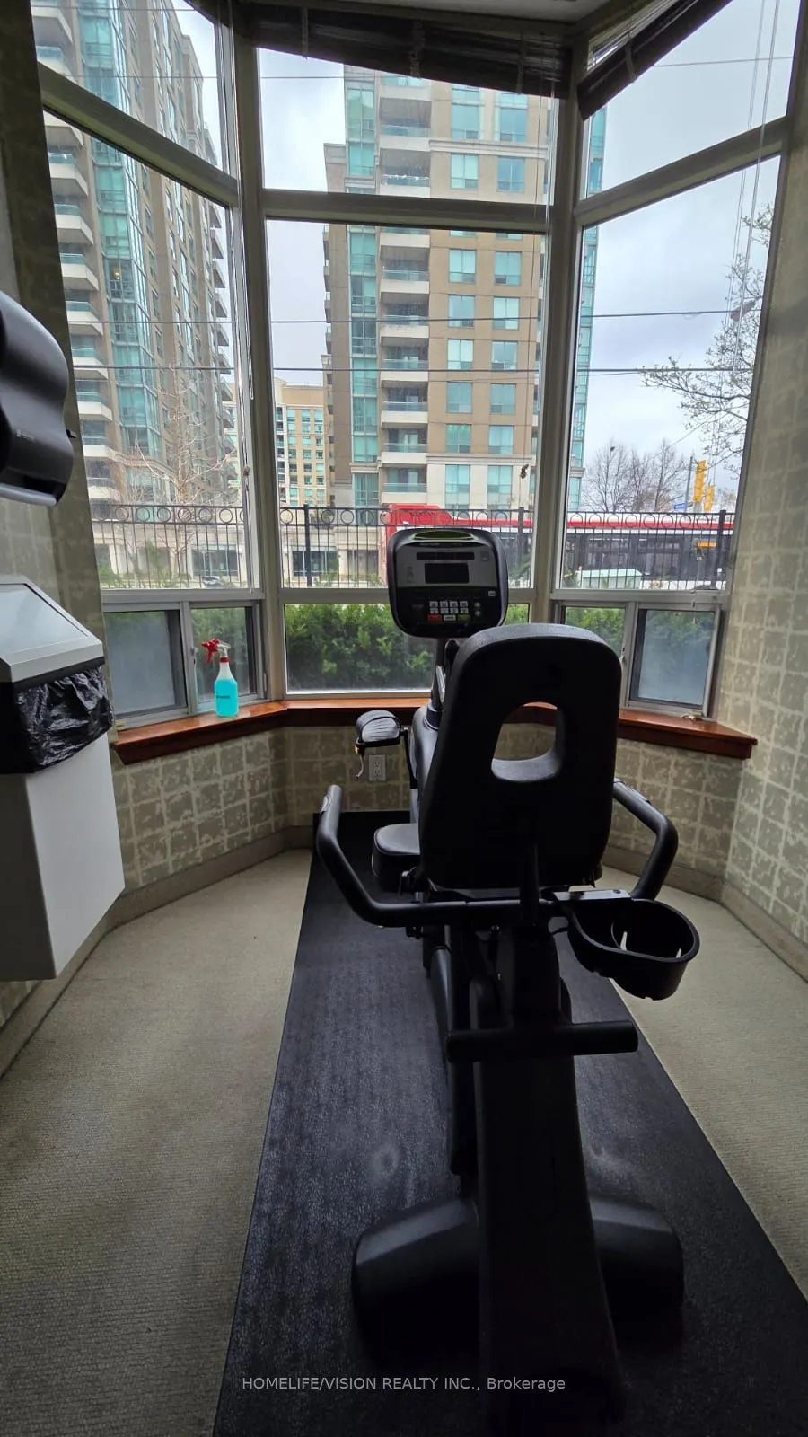35 Finch Avenue E, #703
