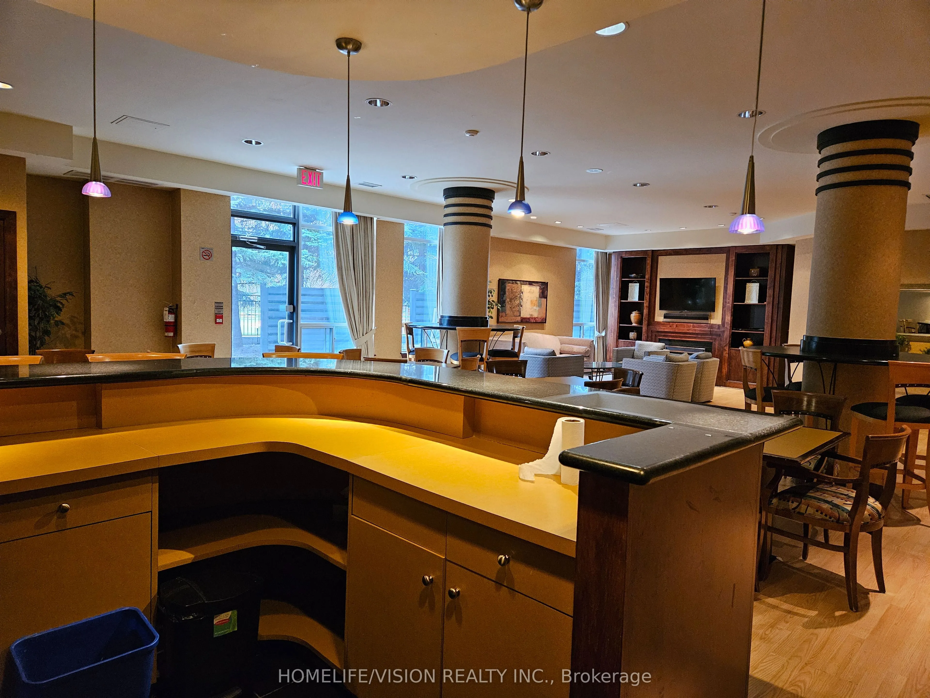 35 Finch Avenue E, #703