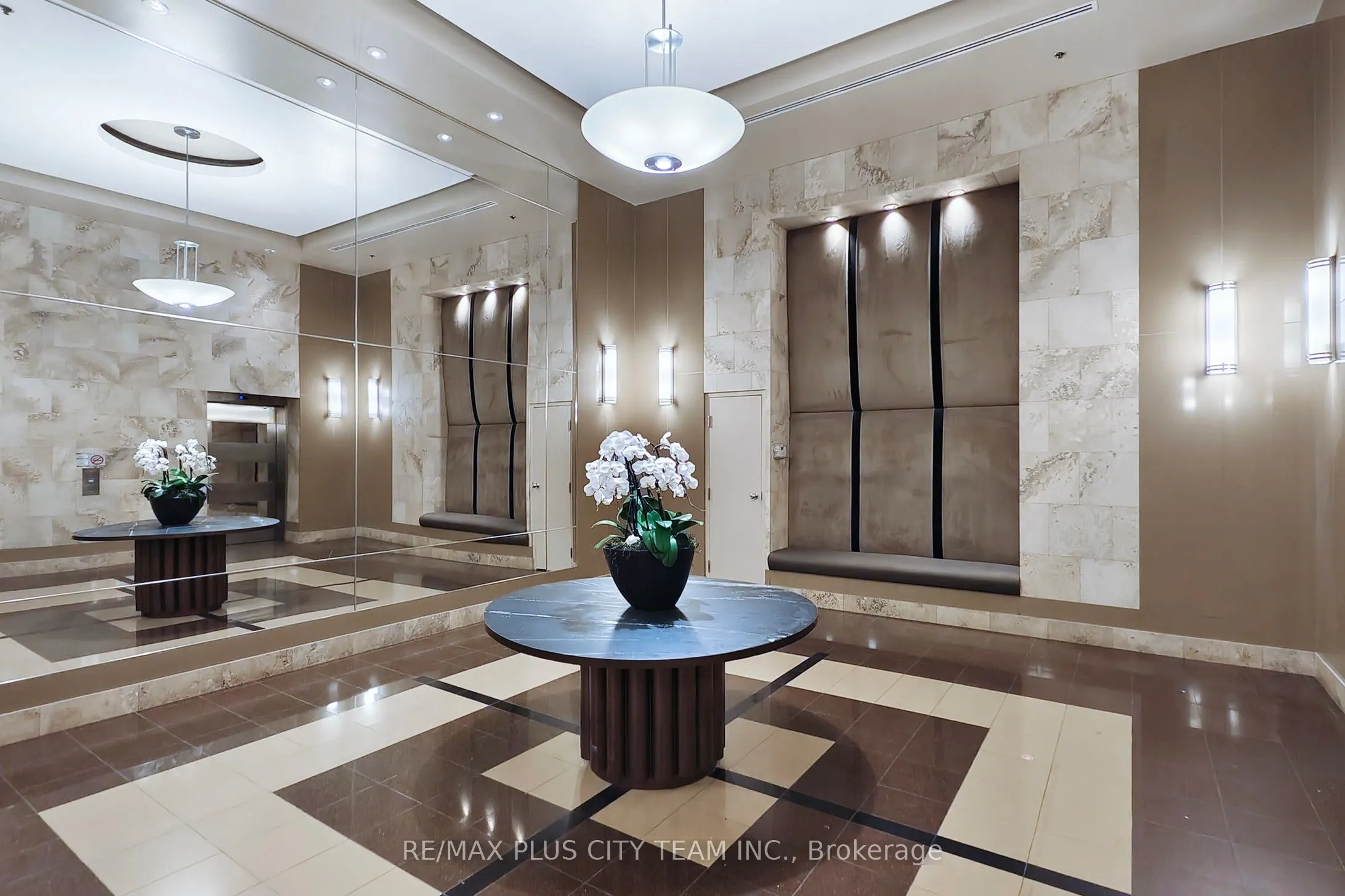 8 Park Road, #2515
