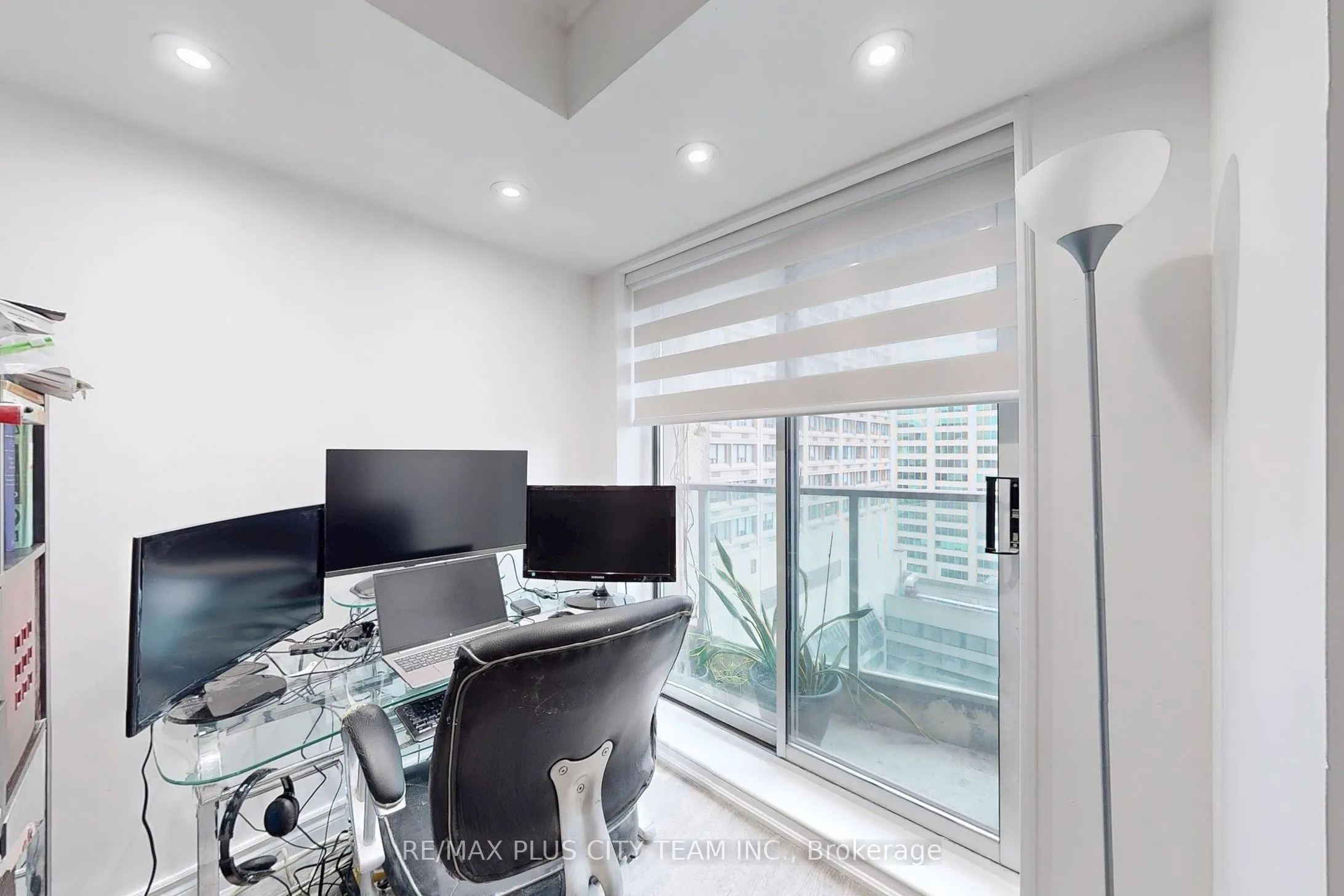 8 Park Road, #2515